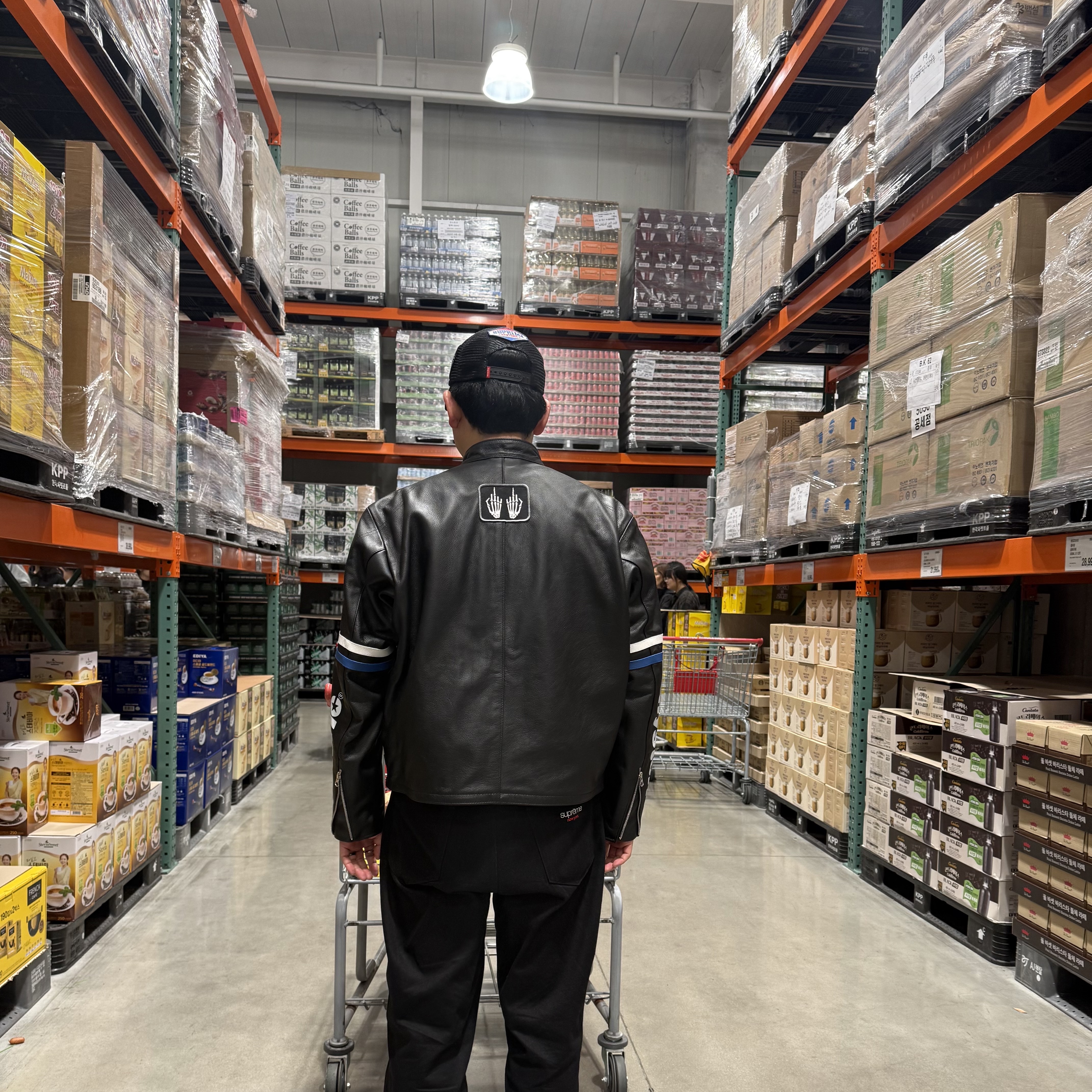 Supreme x Hysteric Glamour Vanson Leathers Jacket Black - 24FW, Supreme x Hysteric Glamour x Vanson Leathers Mesh Back 6-Panel Black - 24FW 착용 스타일 - 2