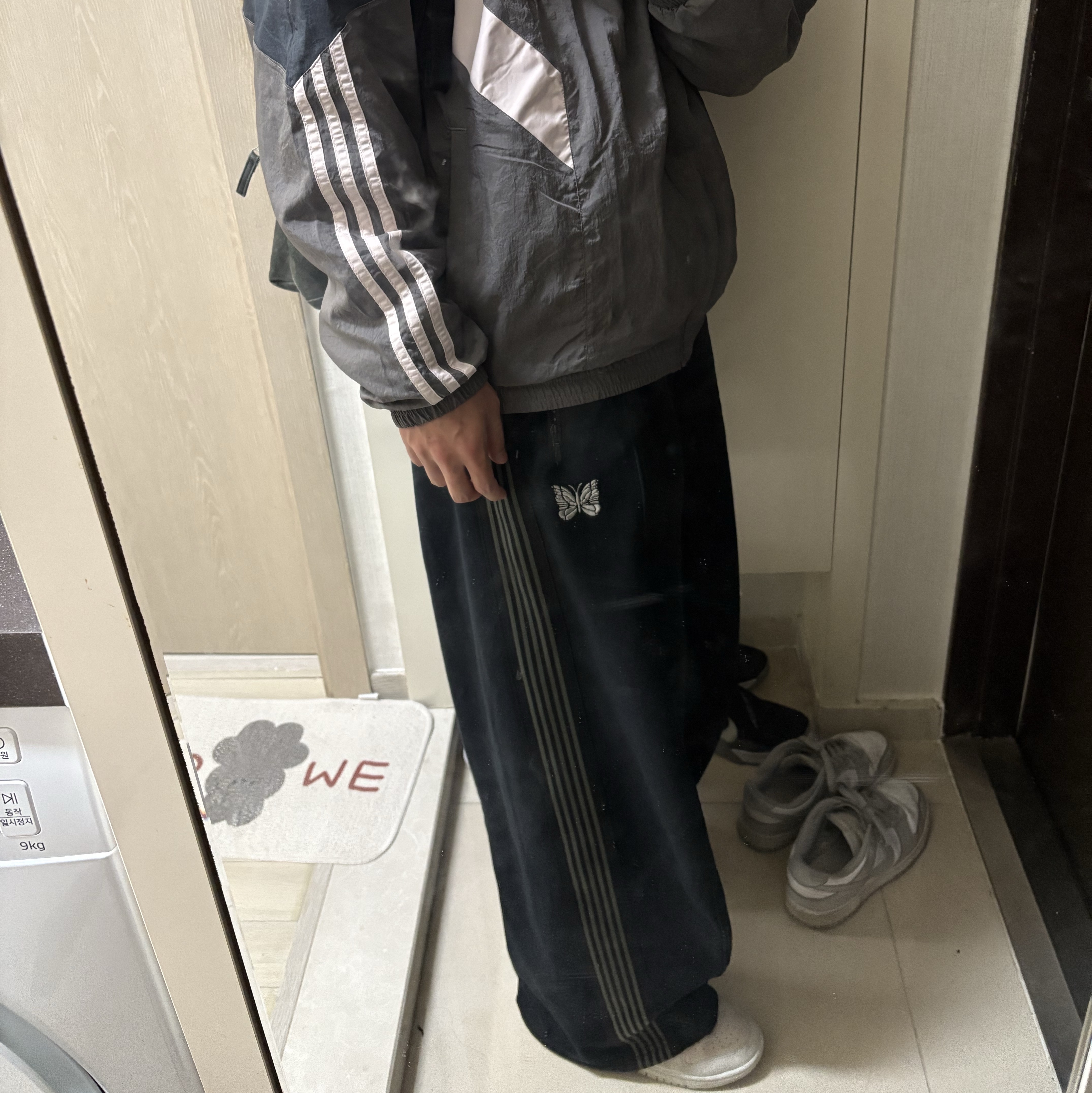 Needles x LHP H.D. Track Pants Black, Adidas Real Madrid Originals Track Top Charcoal Grey - KR Sizing 착용 스타일