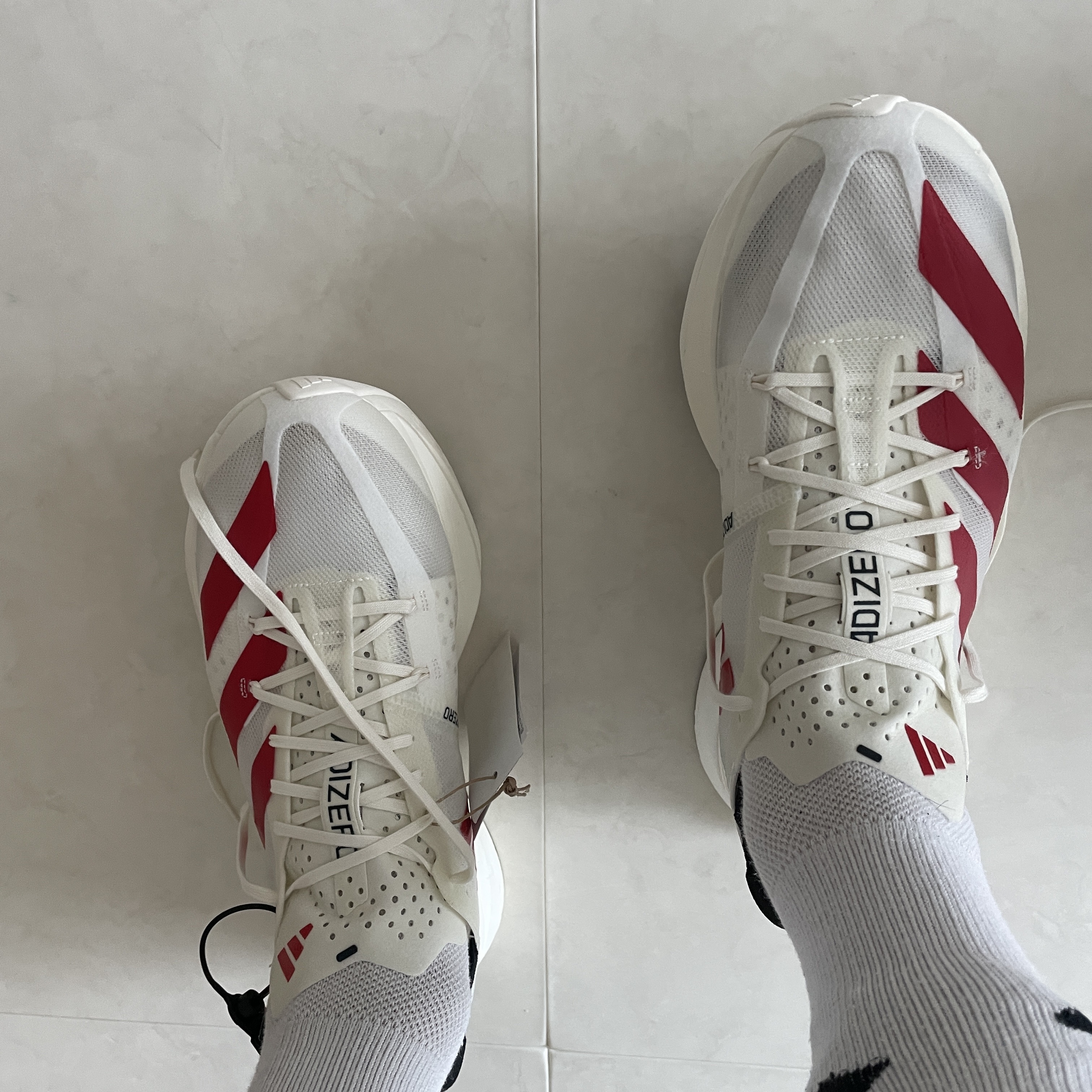 Adidas Adizero Adios Pro 3 Off White Better Scarlet 착용 스타일