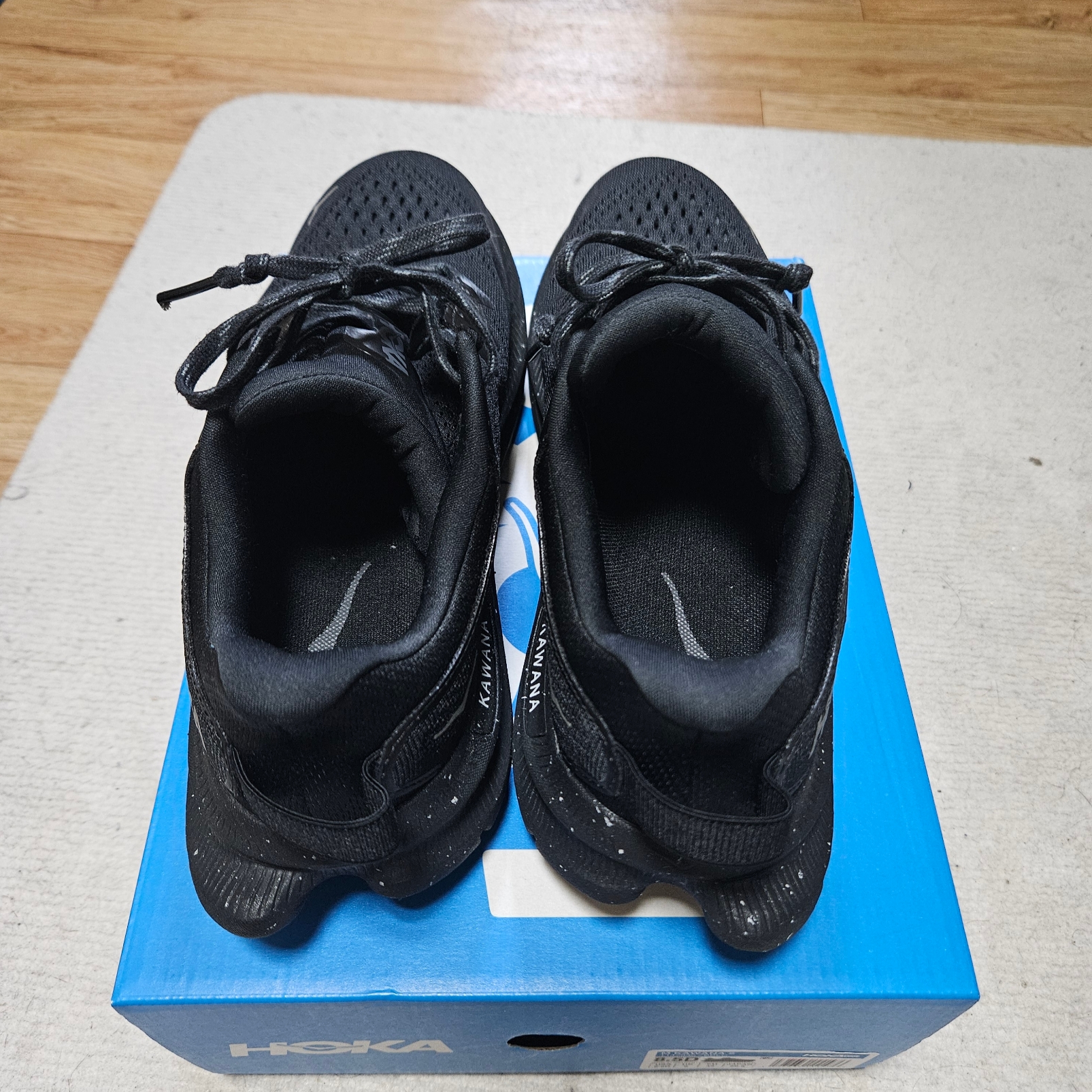 Hoka Kawana 2 Black 착용 스타일 - 2