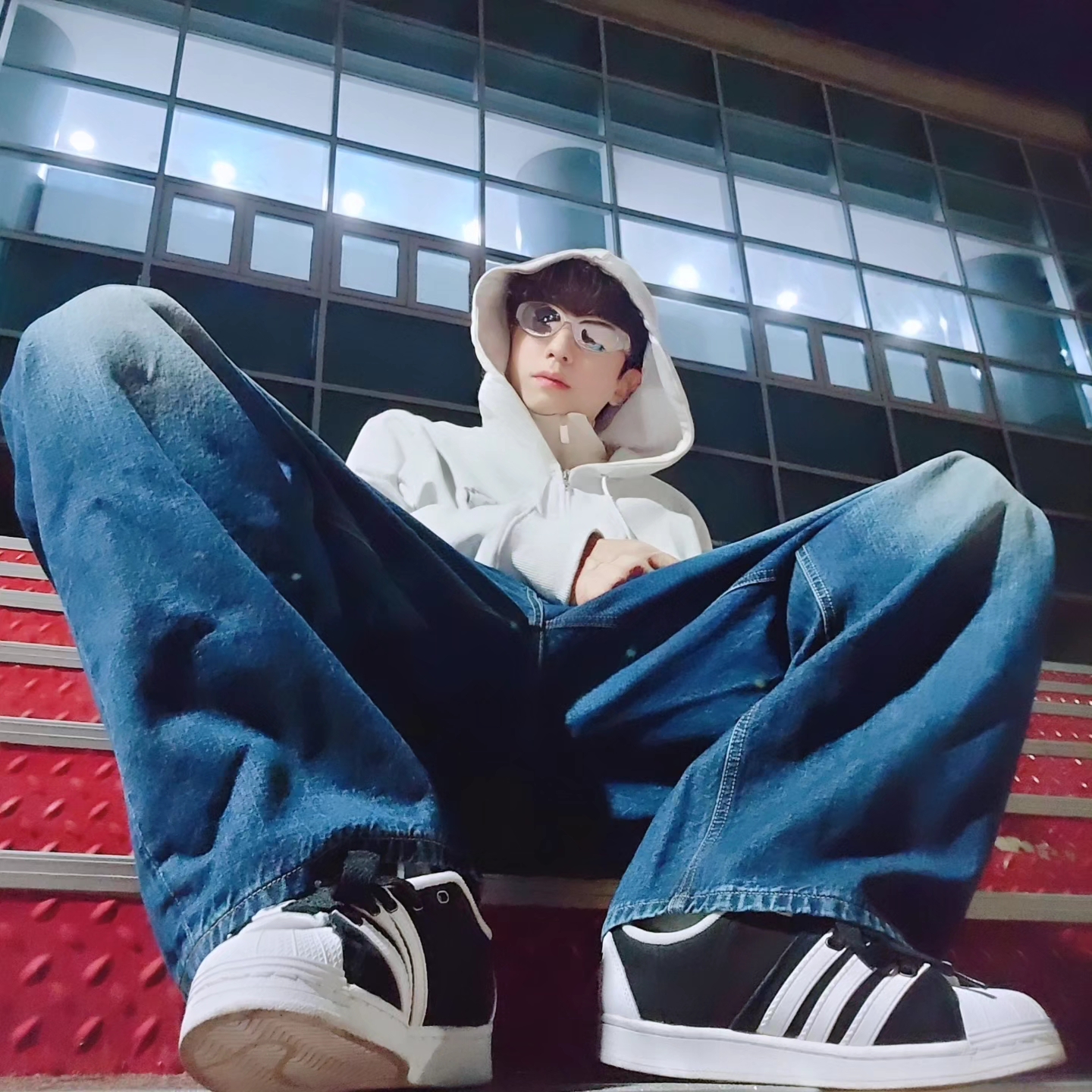 Stussy Stock DSM Ginza Zip Hoodie Ash Heather 2023, Adidas Superstar Supermodified Core Black Cloud White 착용 스타일 - 3