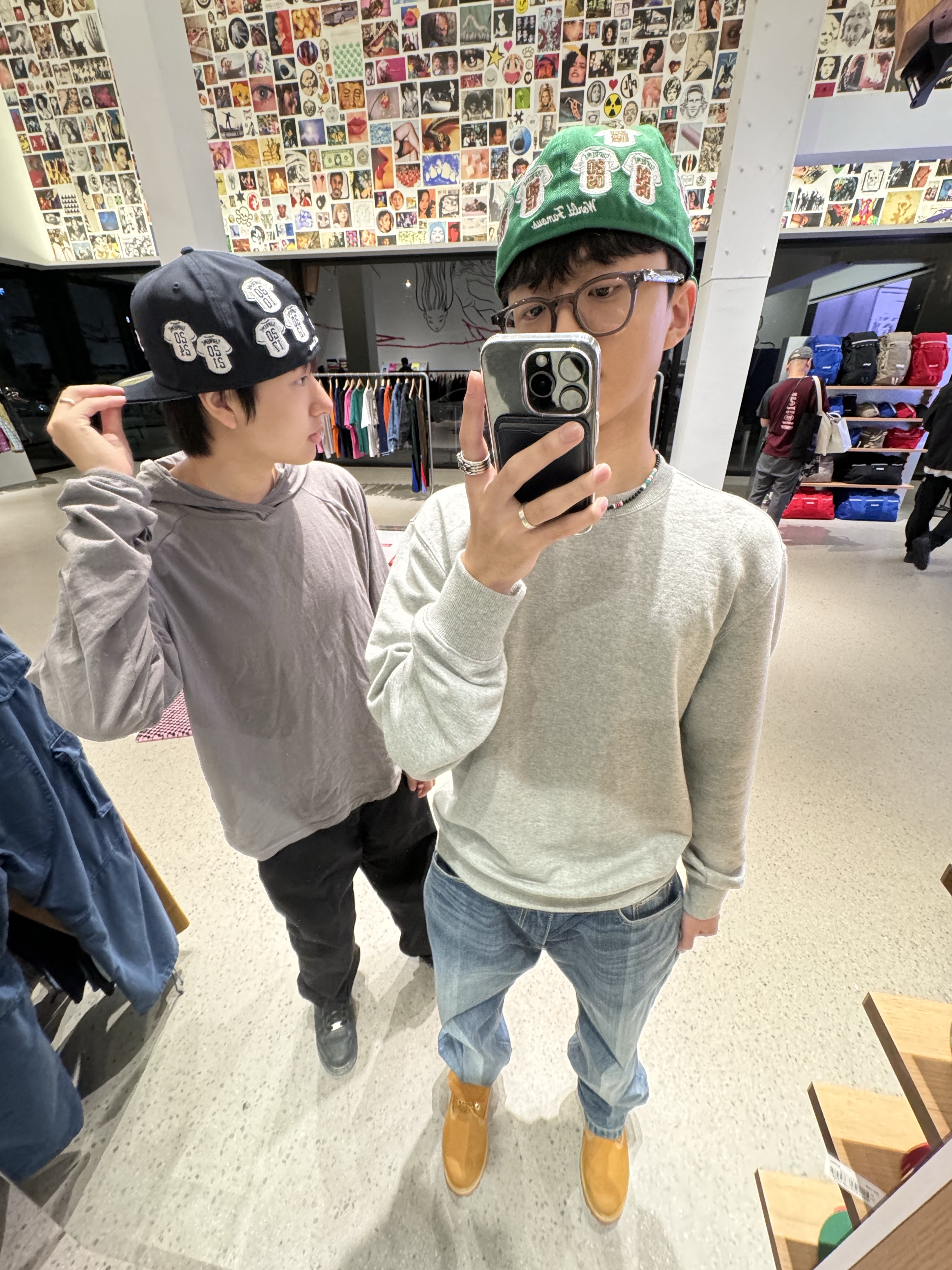 Carhartt WIP Fairfield Denim Double Knee Pants Blue Stone Washed, Supreme x New Era Jerseys Box Logo Green - 24FW 착용 스타일 - 3
