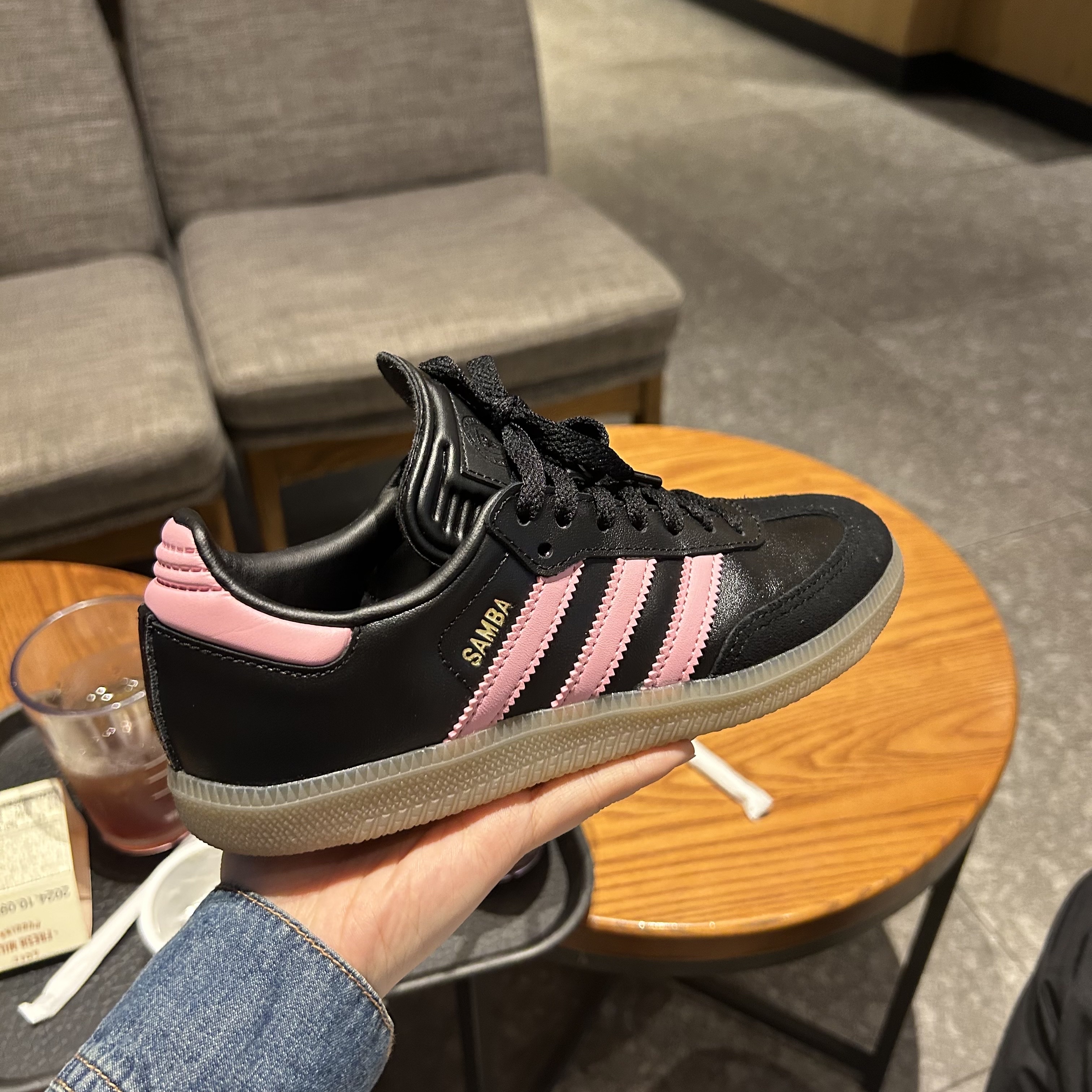 Adidas x Inter Miami CF Samba Core Black Light Pink 착용 스타일 - 3