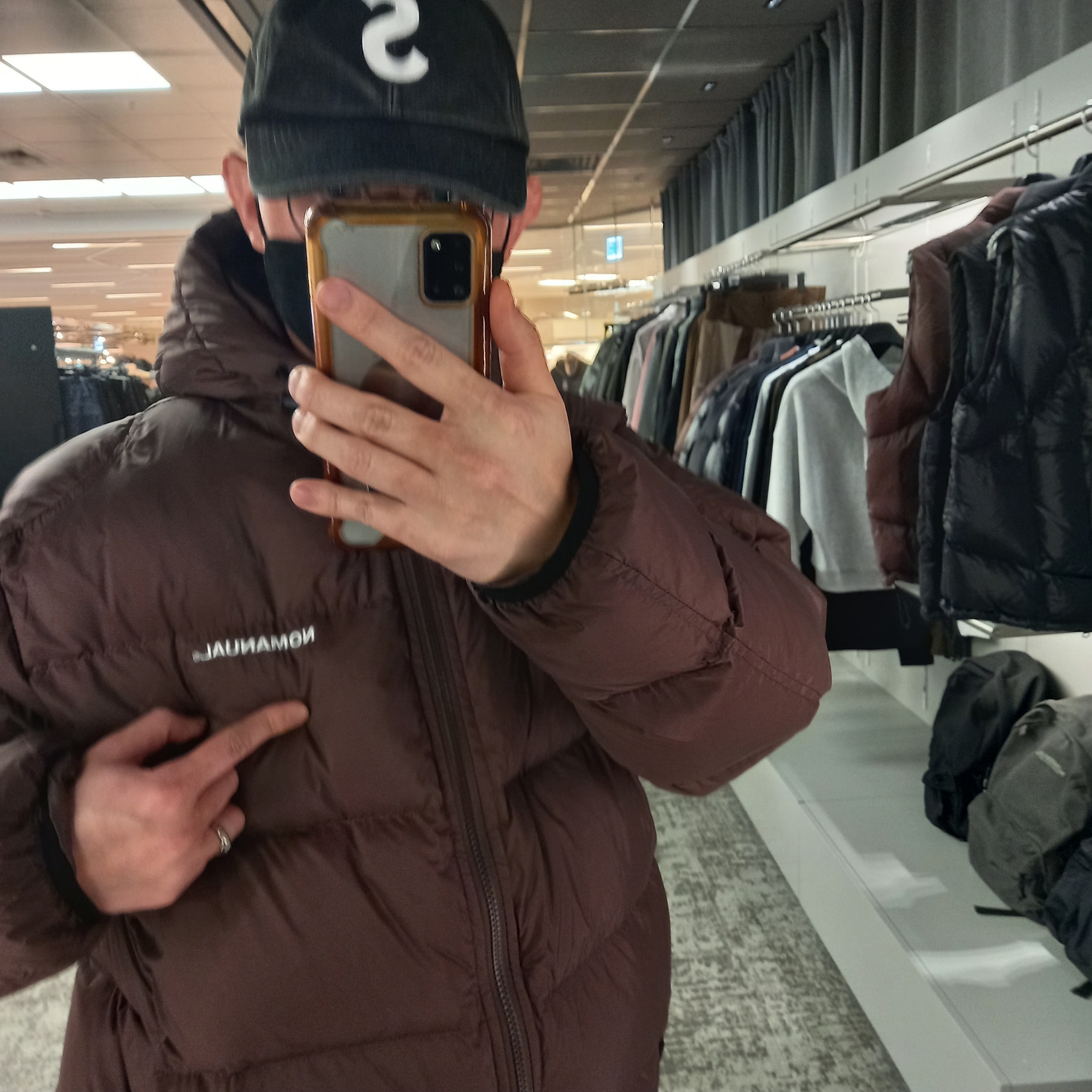 Supreme Pigment S Logo 6-Panel Black - 24FW, UGG Tasman Slipper Chestnut 착용 스타일 - 4