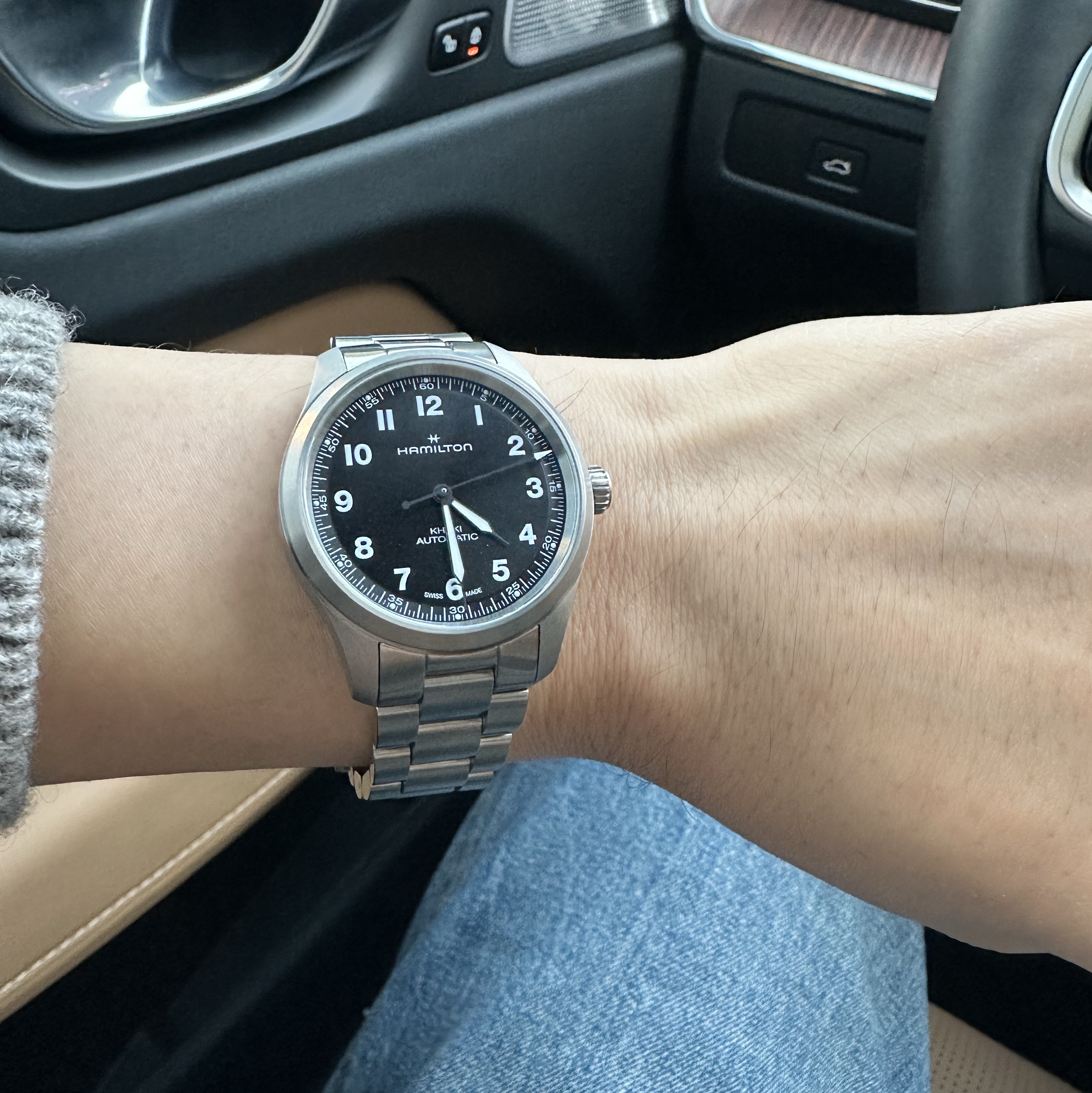 Hamilton x Engineered Garments Khaki Field Titanium Auto 36mm Stainless Steel Black 착용 스타일 - 2