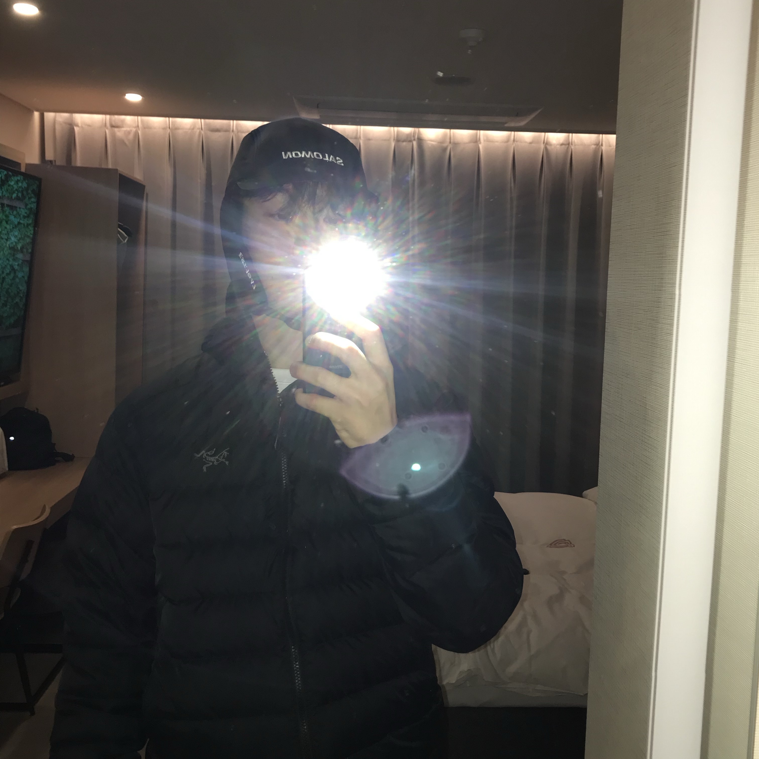 Salomon Thermo Trapper Hat Black, Arc'teryx Thorium Hoody Black 착용 스타일 - 1