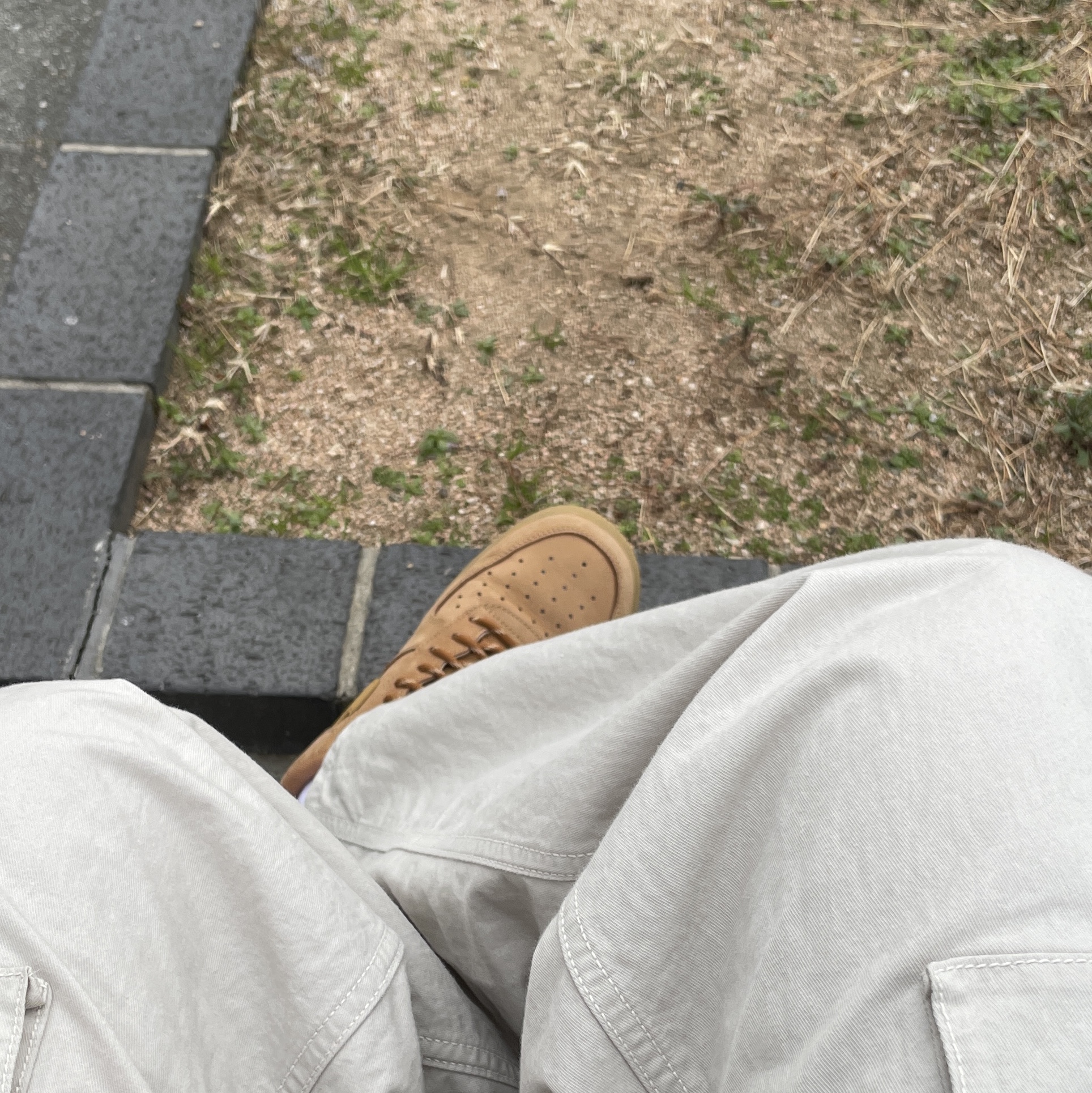 Nike Air Force 1 '07 WB Flax 착용 스타일