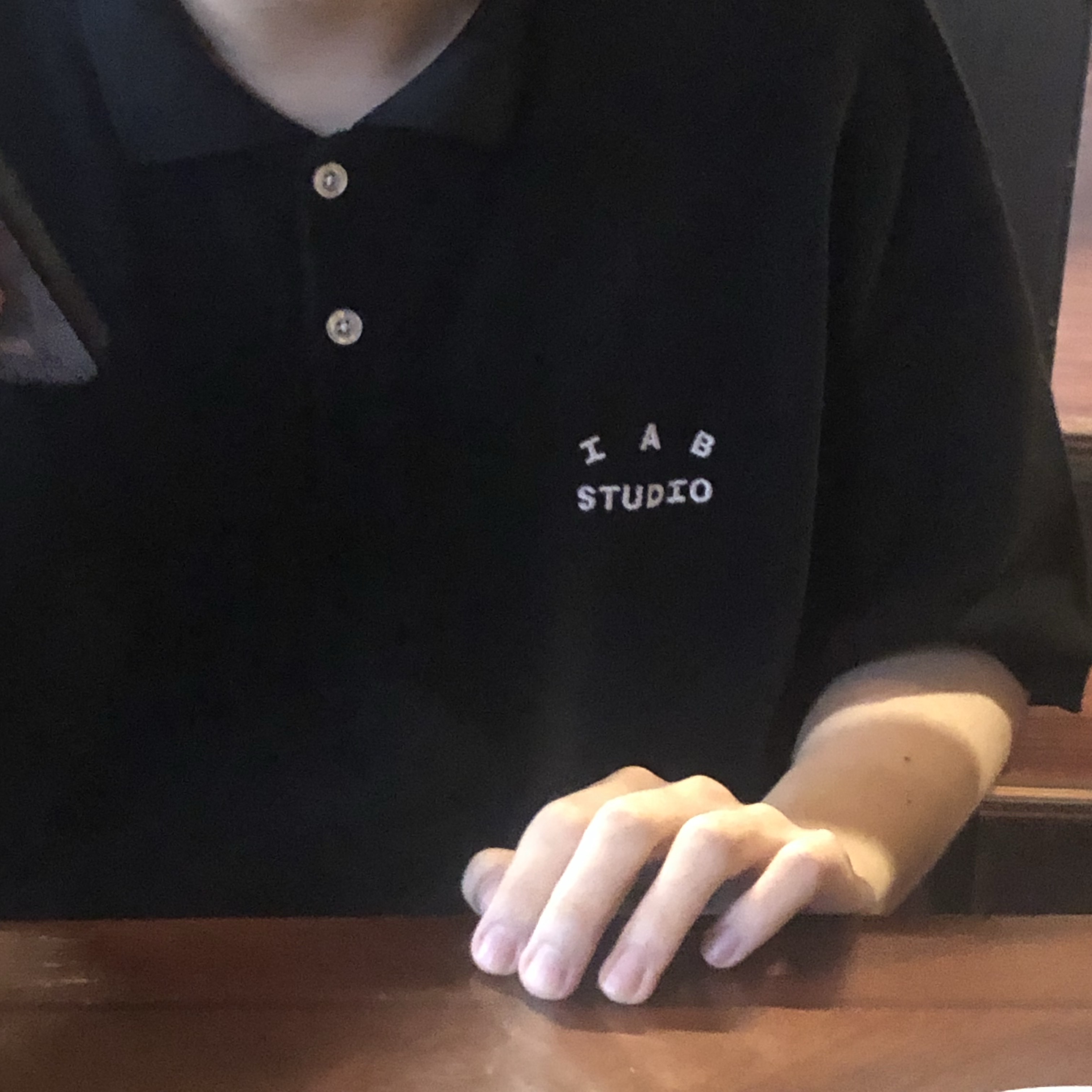 IAB Studio Cropped Pique Shirt Black - The Hyundai Seoul Exclusive 착용 스타일