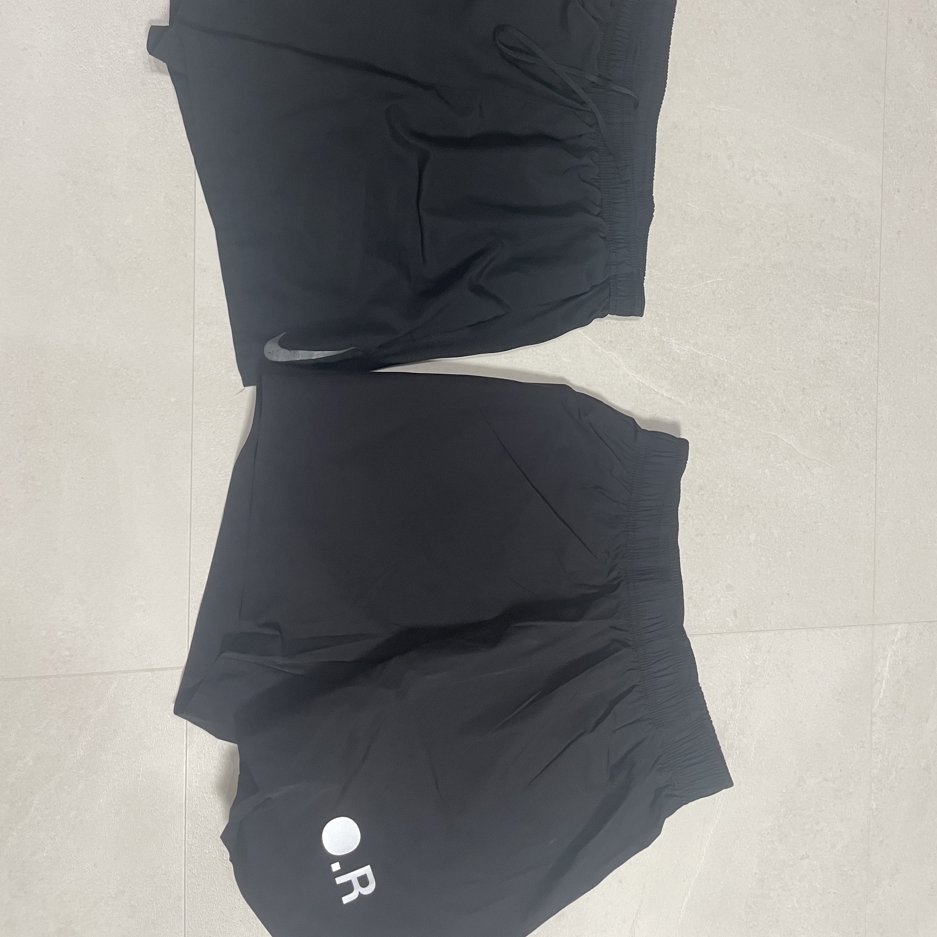 Optimistic Runners Loose Shorts Black 착용 스타일