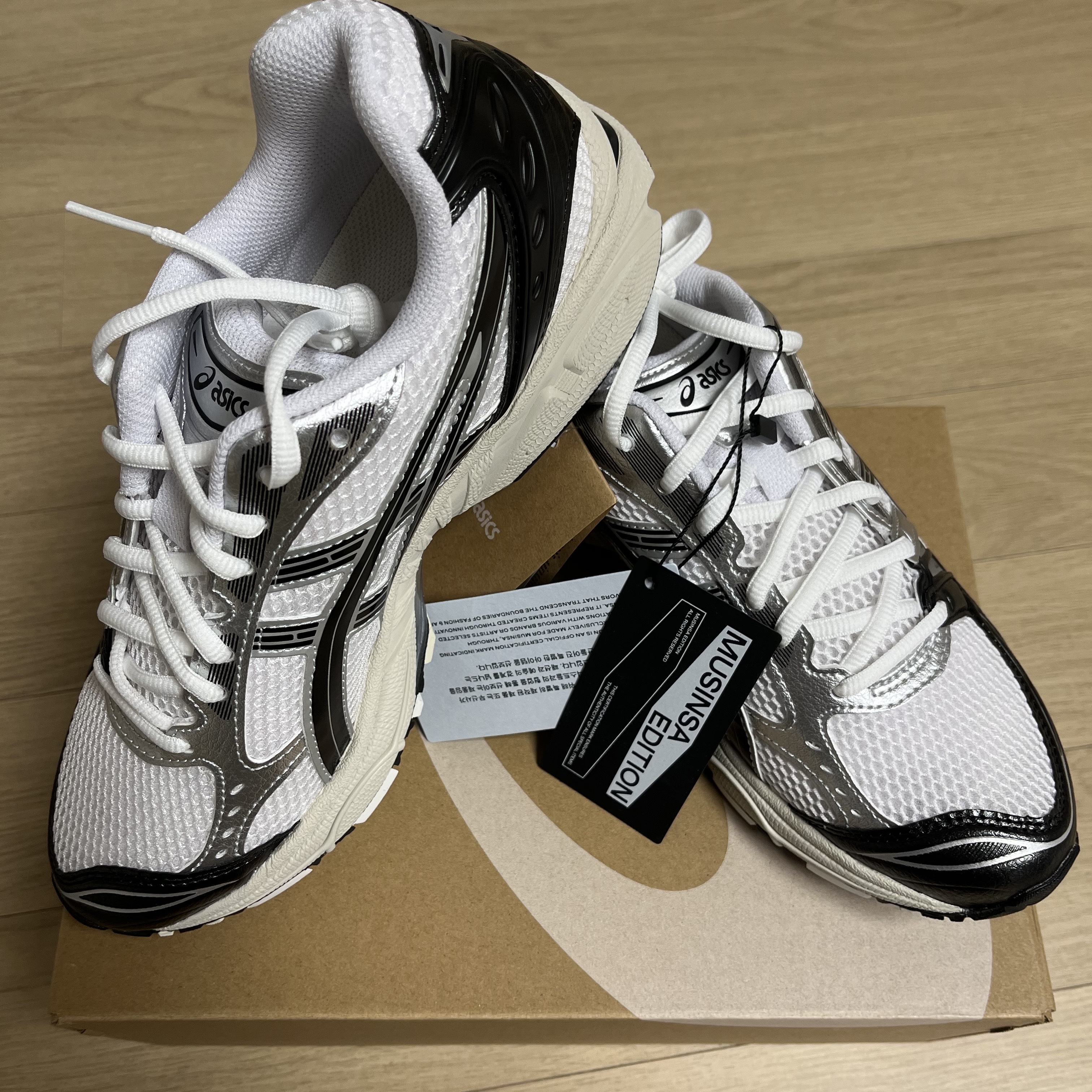 Asics Gel-Kayano 14 White Black 착용 스타일