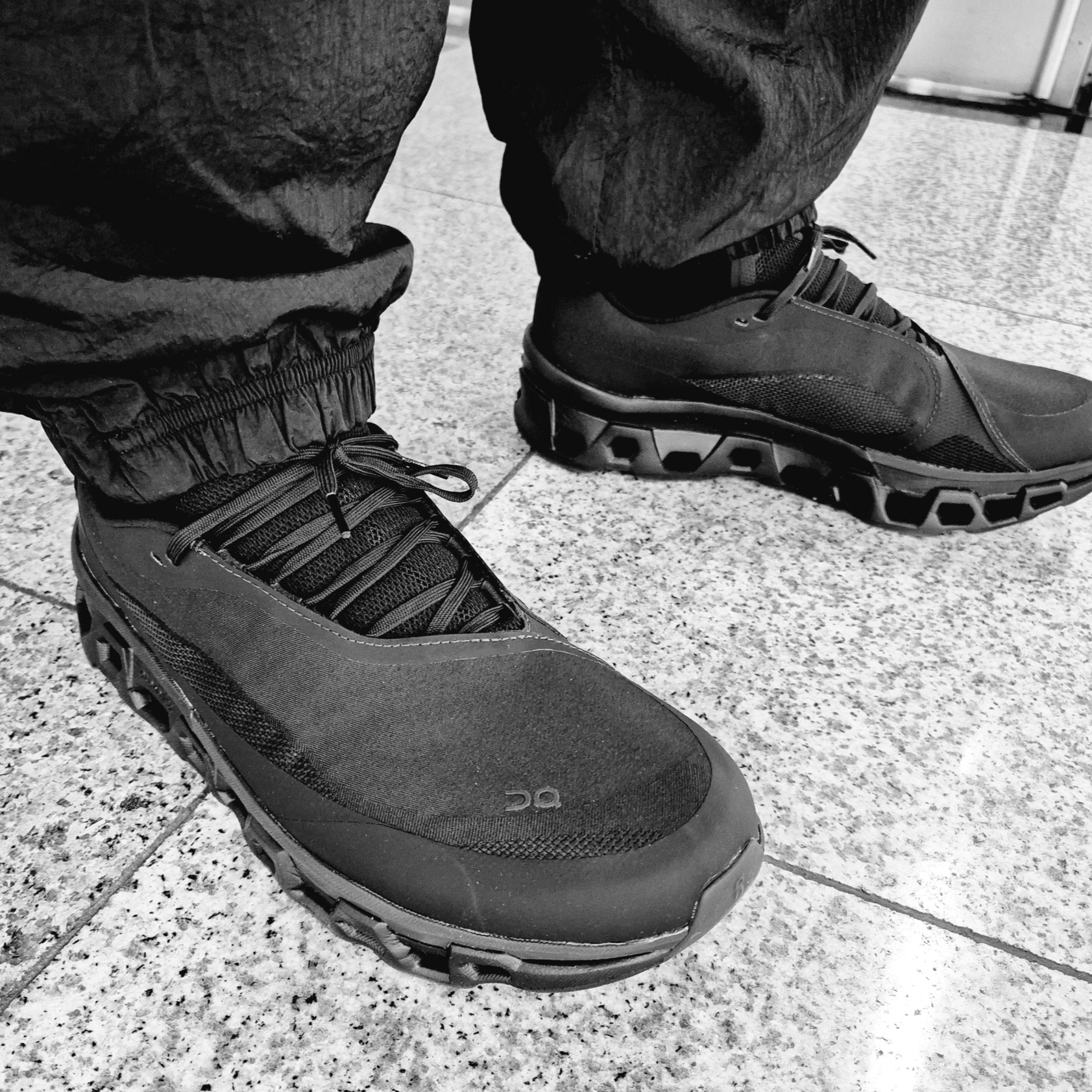 On Running x Post Archive Faction (Paf) Cloudmonster 2 Black Magnet 착용 스타일