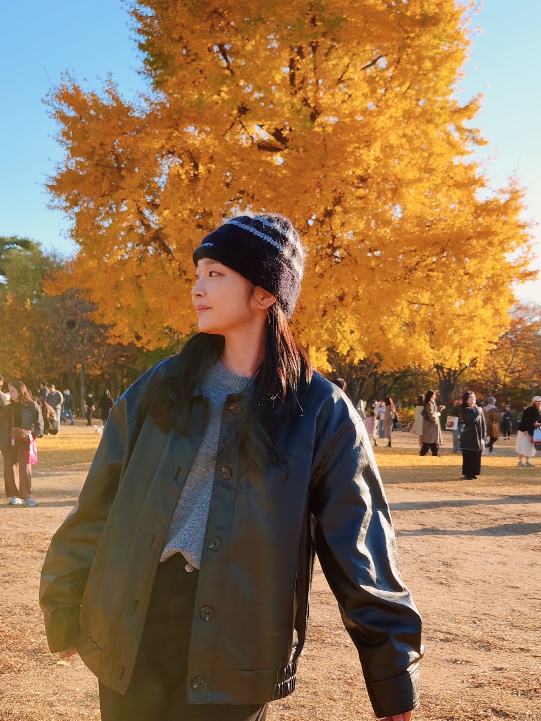 Supreme Brushed Stripe Beanie Black - 24FW, Nike Zoom Vomero 5 SP Black 착용 스타일 - 4
