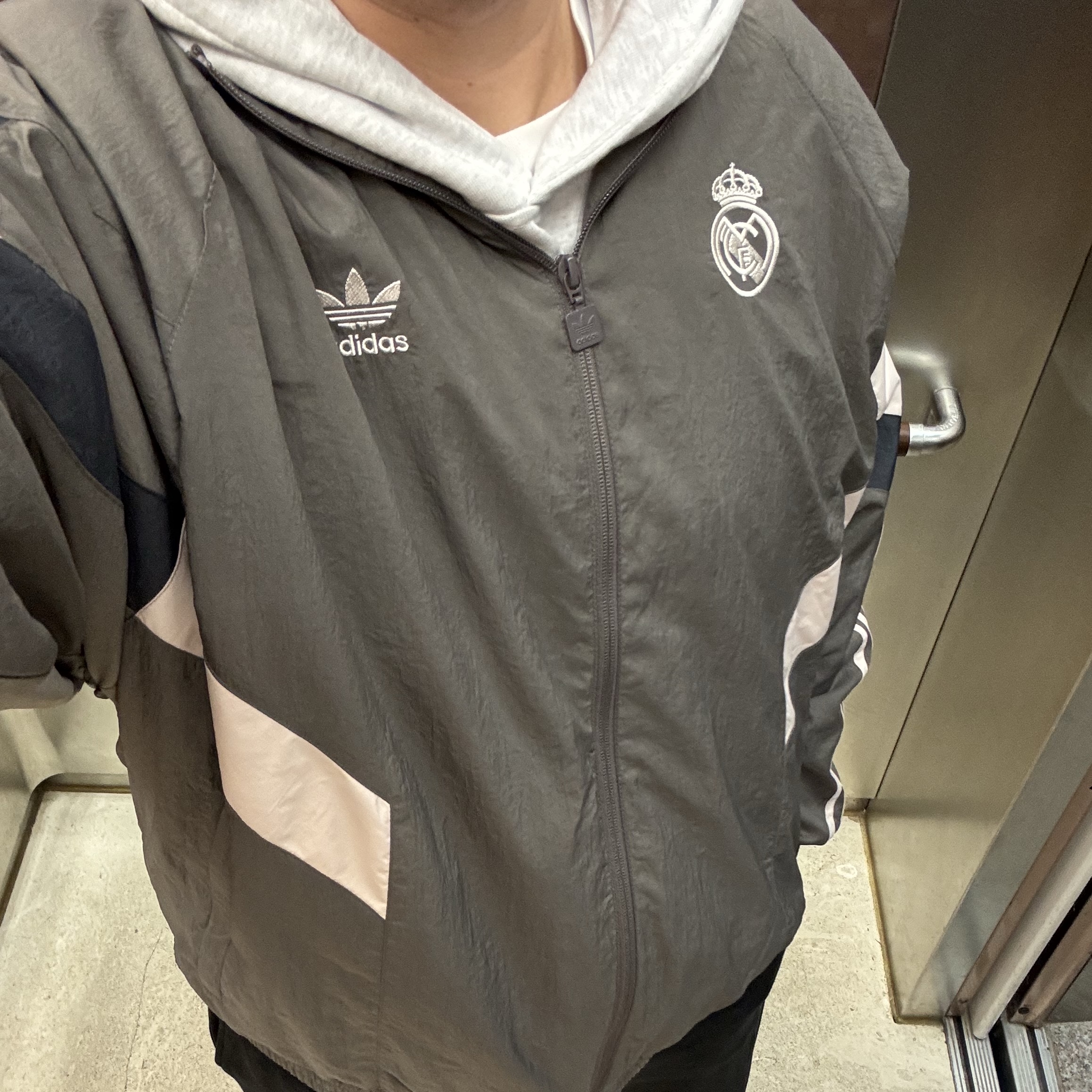 Adidas Real Madrid Originals Track Top Charcoal Grey - KR Sizing 착용 스타일