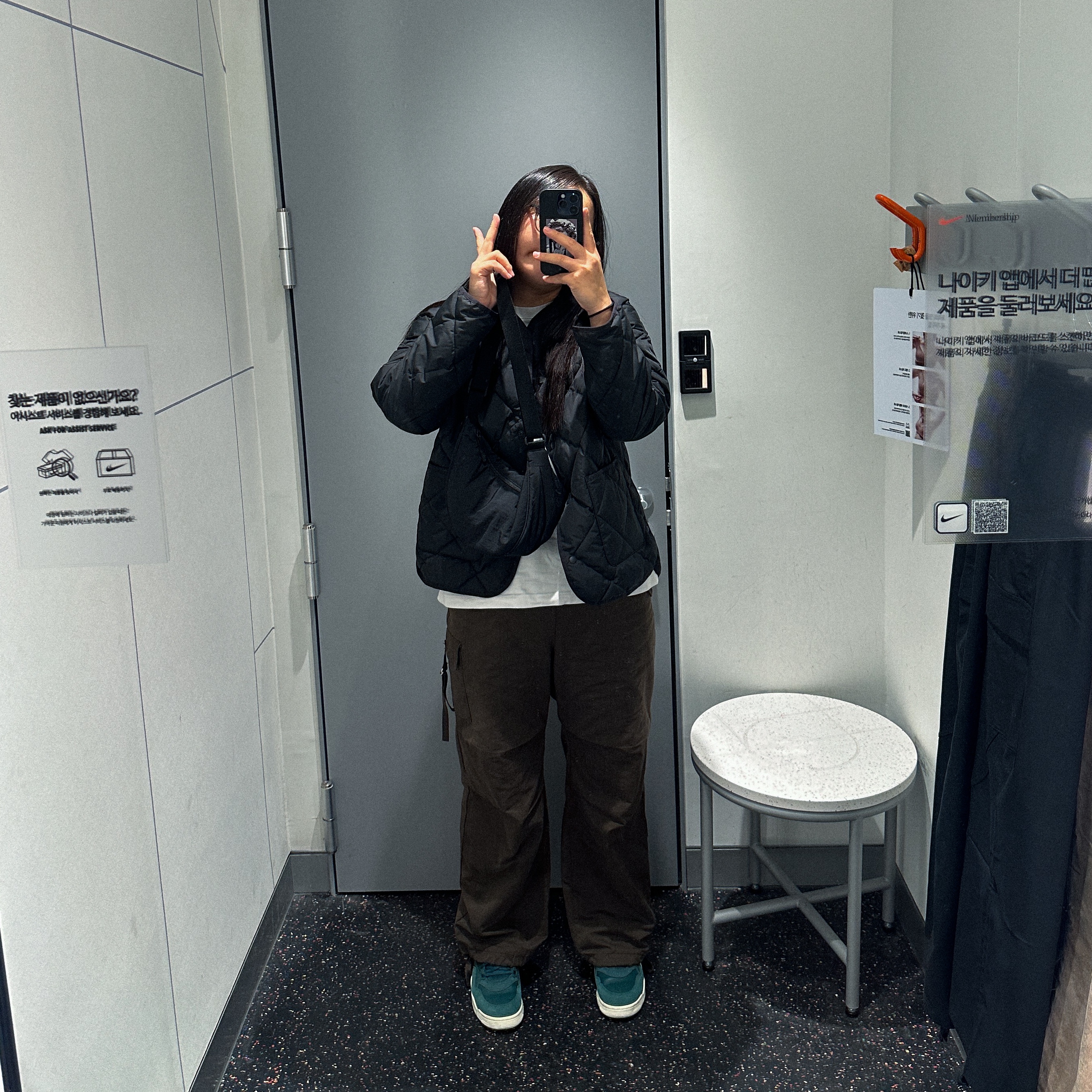 (W) Jordan 4 RM Oxidized Green White, Uniqlo x White Mountaineering WPJ Ultra Light Down Oversized Jacket Black 착용 스타일