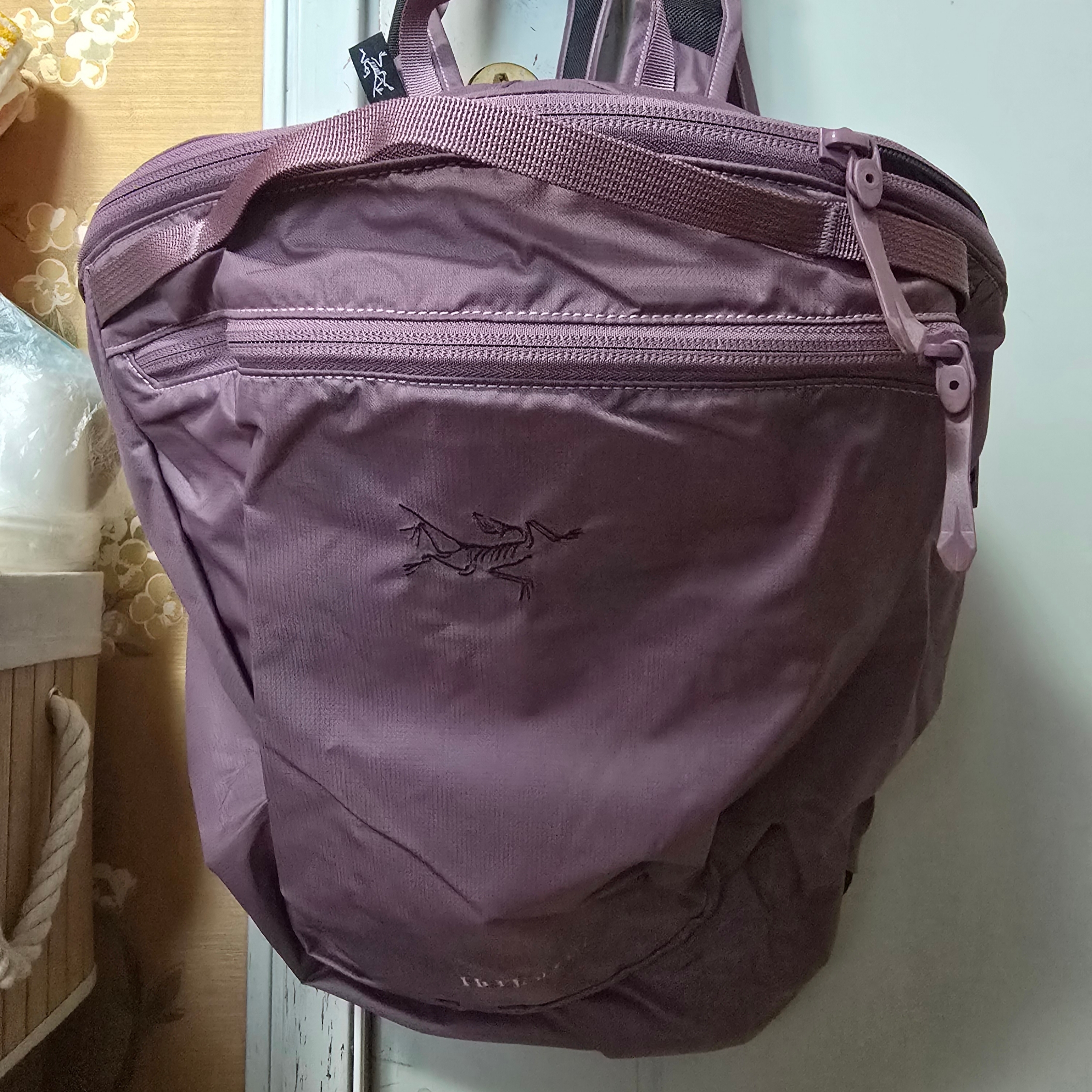 Arc'teryx Heliad 15 Backpack Interstellar 착용 스타일