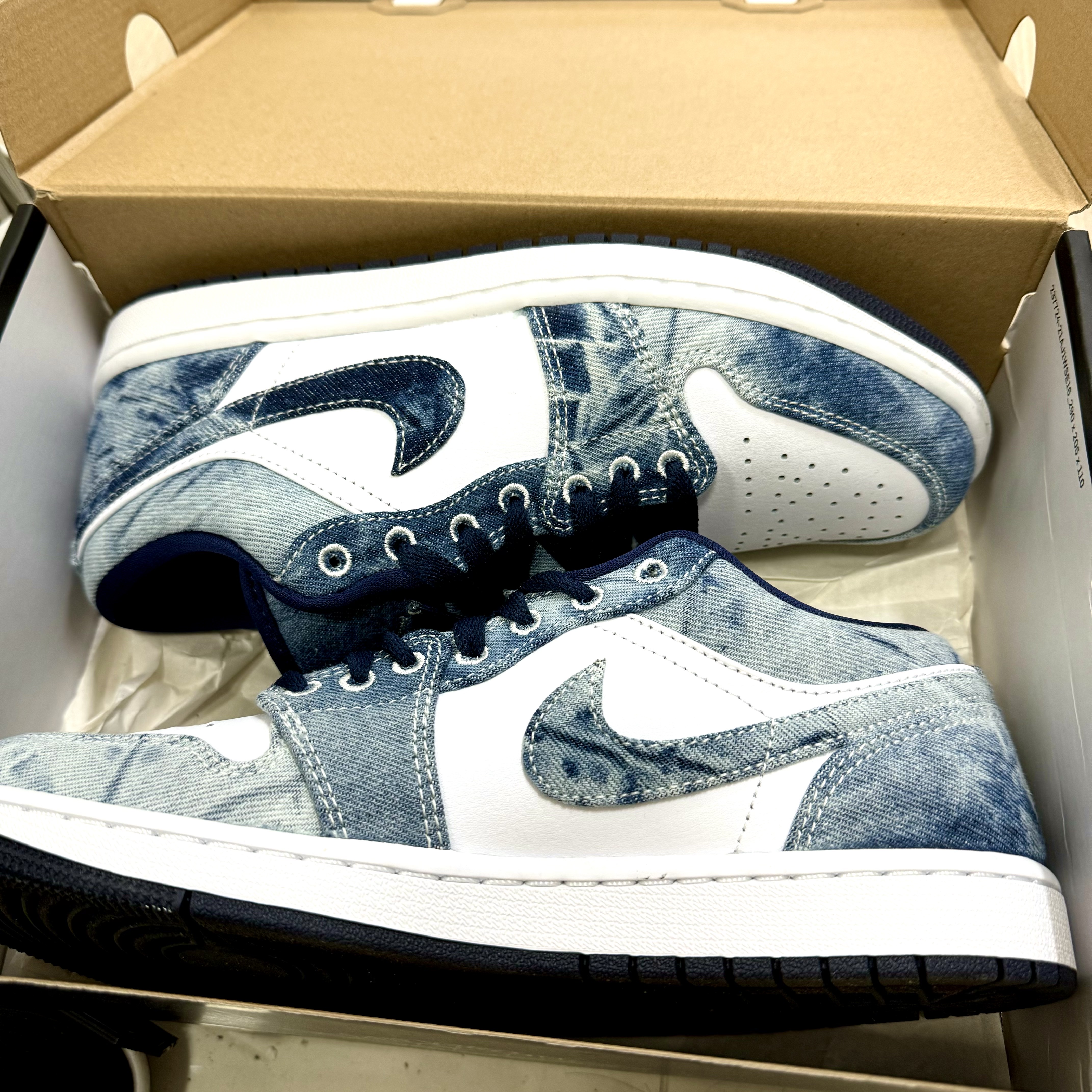 Jordan 1 Low SE Washed Denim 착용 스타일