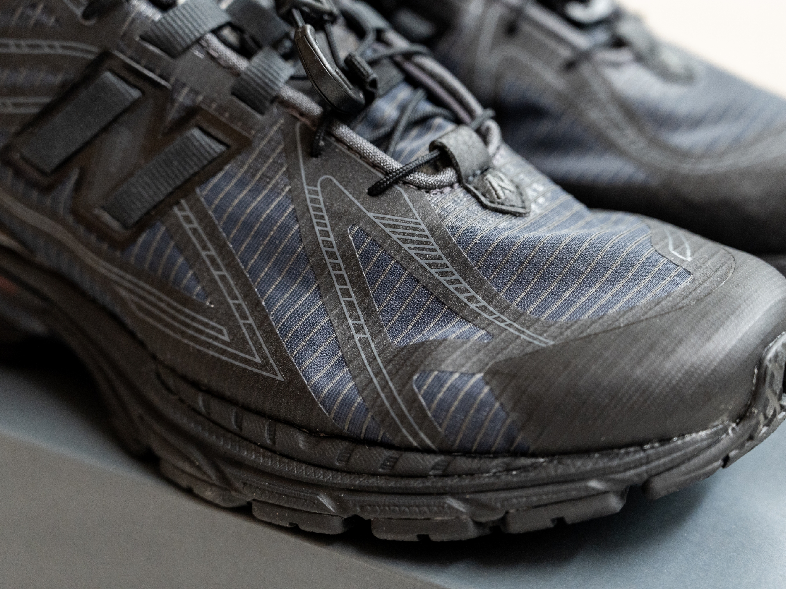 New Balance 1906R Black Magnet 착용 스타일 - 7