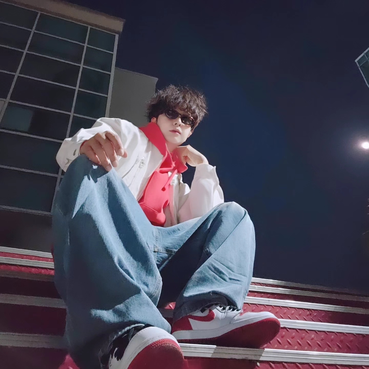 Stussy Beach Roots Hoodie Red, Jordan 1 Retro High OG Heritage 착용 스타일 - 4