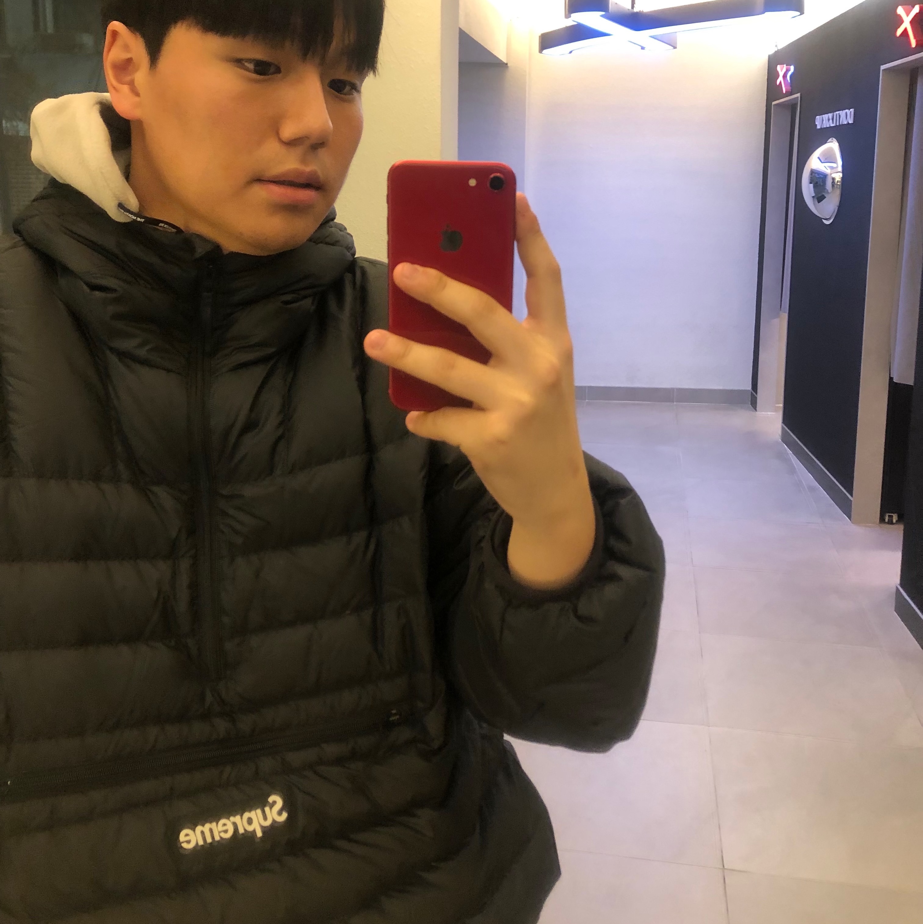 Supreme Micro Down Half Zip Hooded Pullover Black - 24FW, The North Face Fleece Earmuff Beanie White Sand 착용 스타일 - 1
