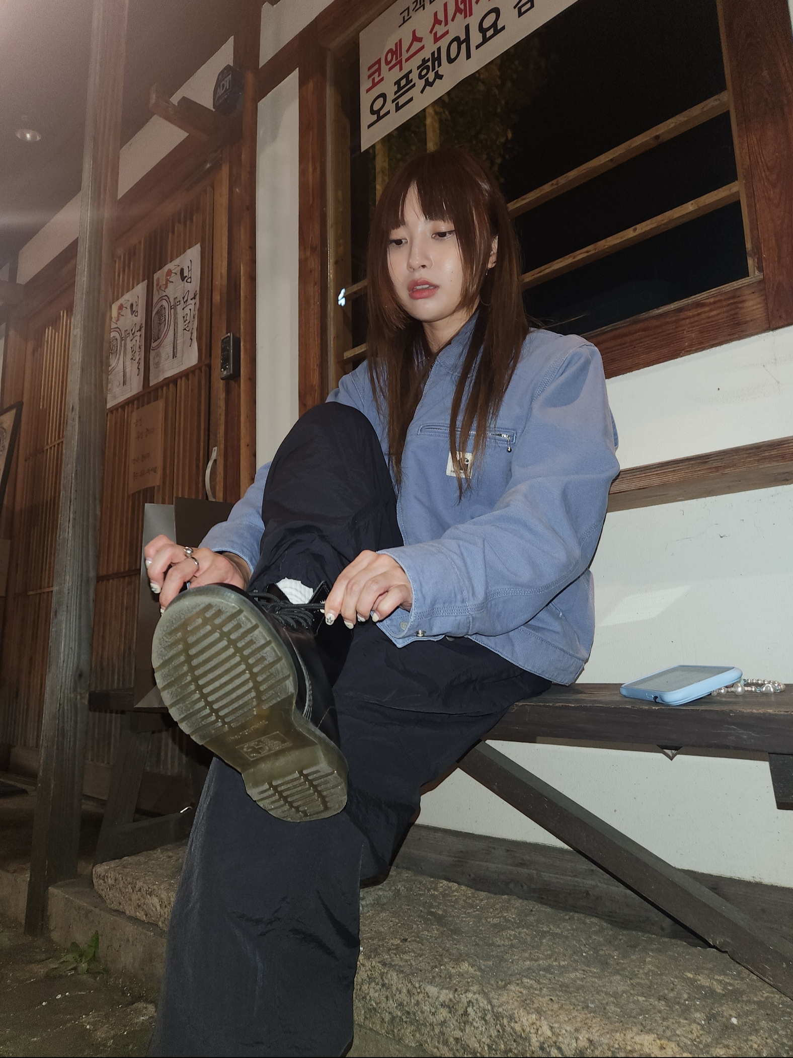Dr. Martens 1460 Smooth Boots Black, Carhartt WIP Unlined Dearborn Canvas Detroit Jacket Bay Blue Aged Canvas - Spring 착용 스타일 - 1