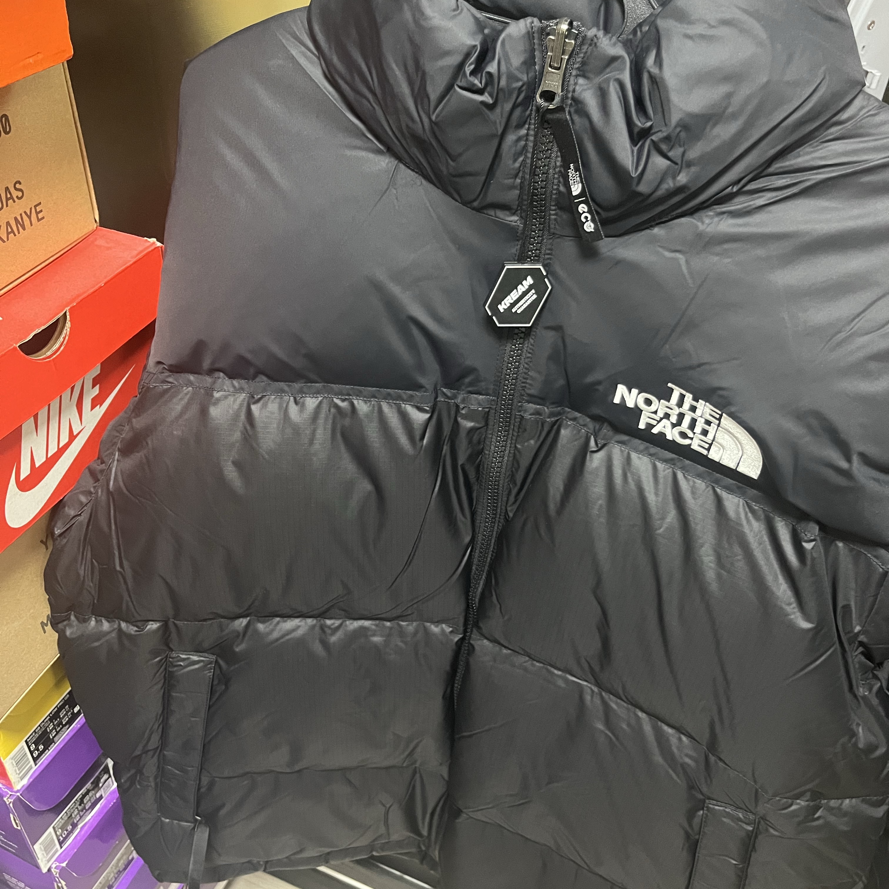The North Face 1996 Eco Nuptse Jacket Black 착용 스타일