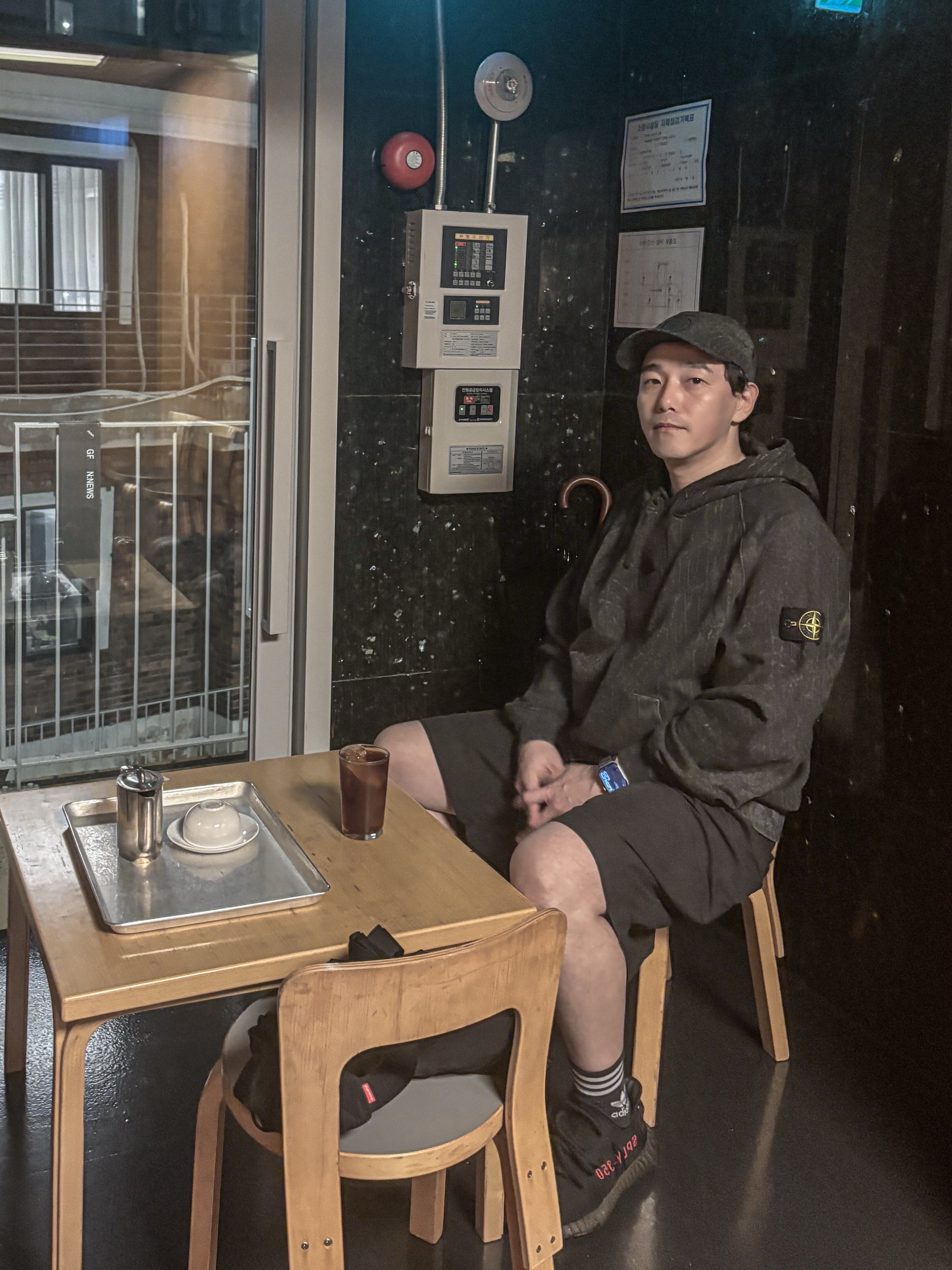 Supreme x Stone Island Camp Cap Black - 23FW, Supreme x Stone Island Hooded Sweatshirt Black - 23FW 착용 스타일