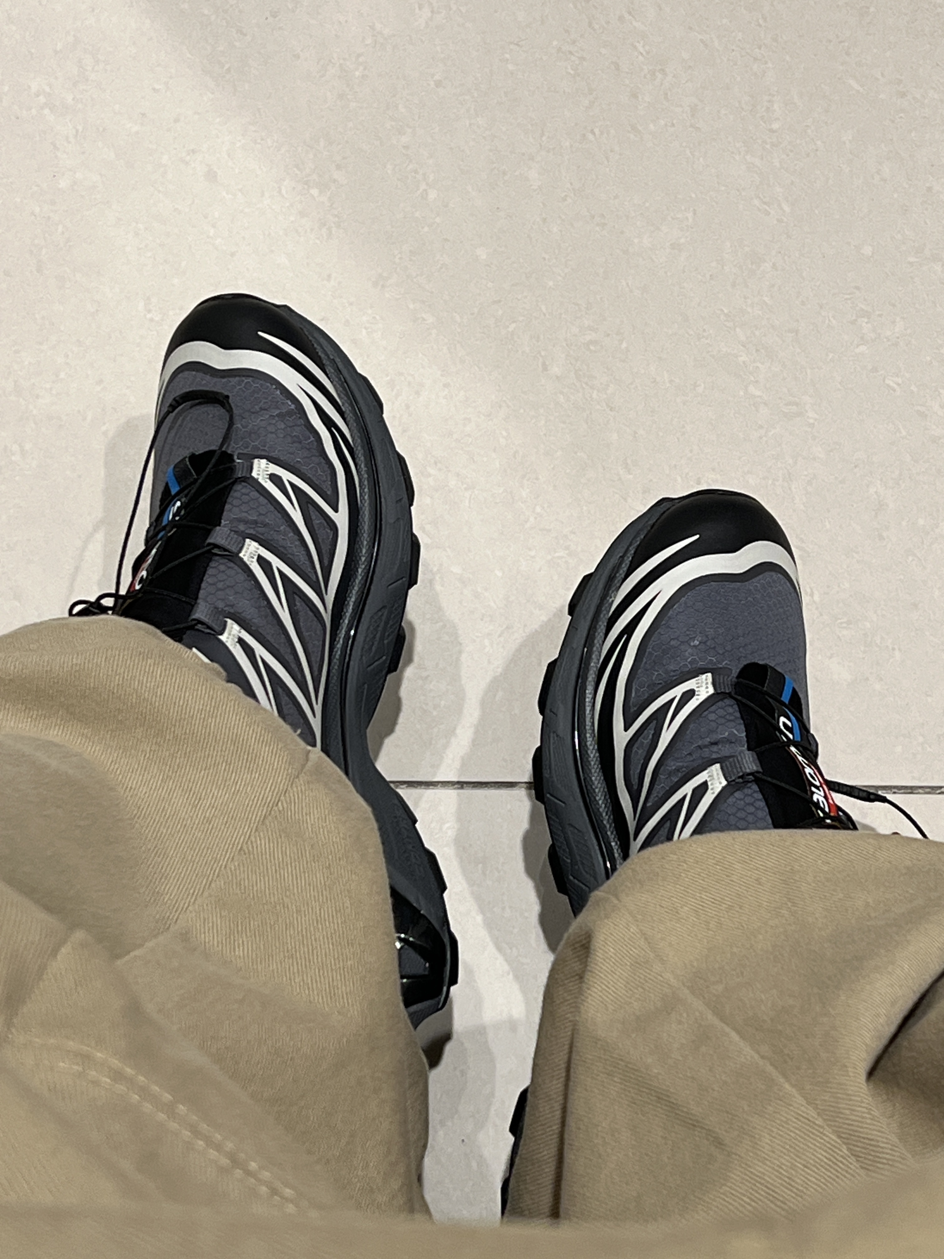 Salomon XT-6 Gore-Tex Black Ebony 착용 스타일