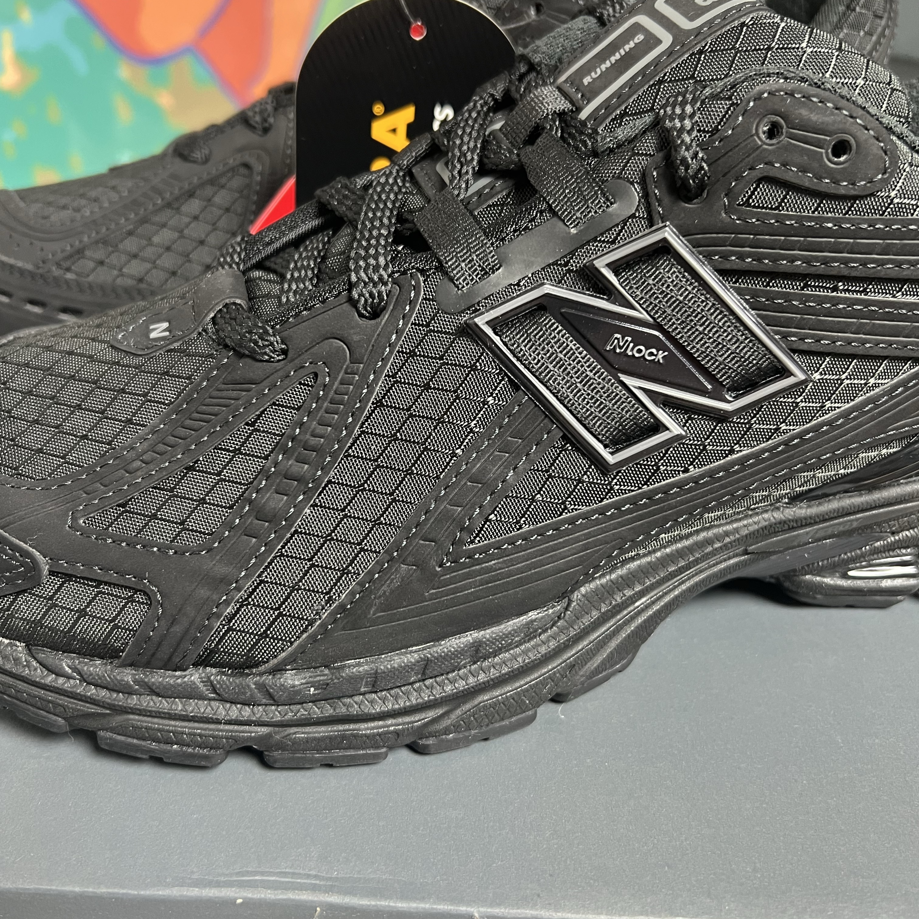 New Balance 1906R Black Magnet 착용 스타일 - 2