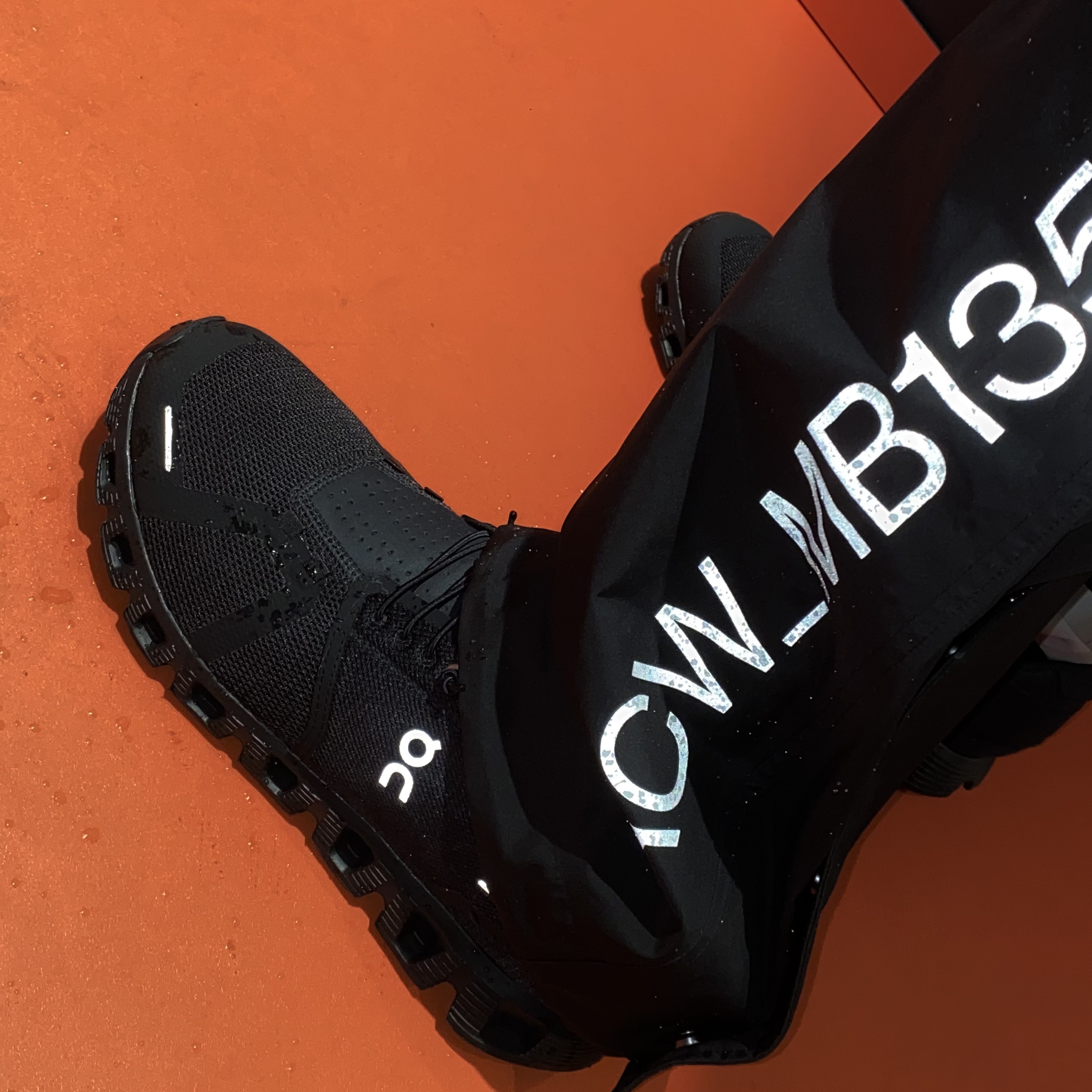 On Running Cloud 5 All Black 착용 스타일