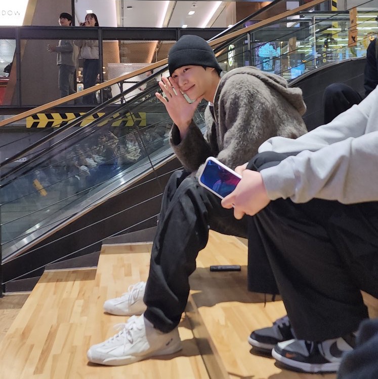Ader Error Skid Off White 착용 스타일