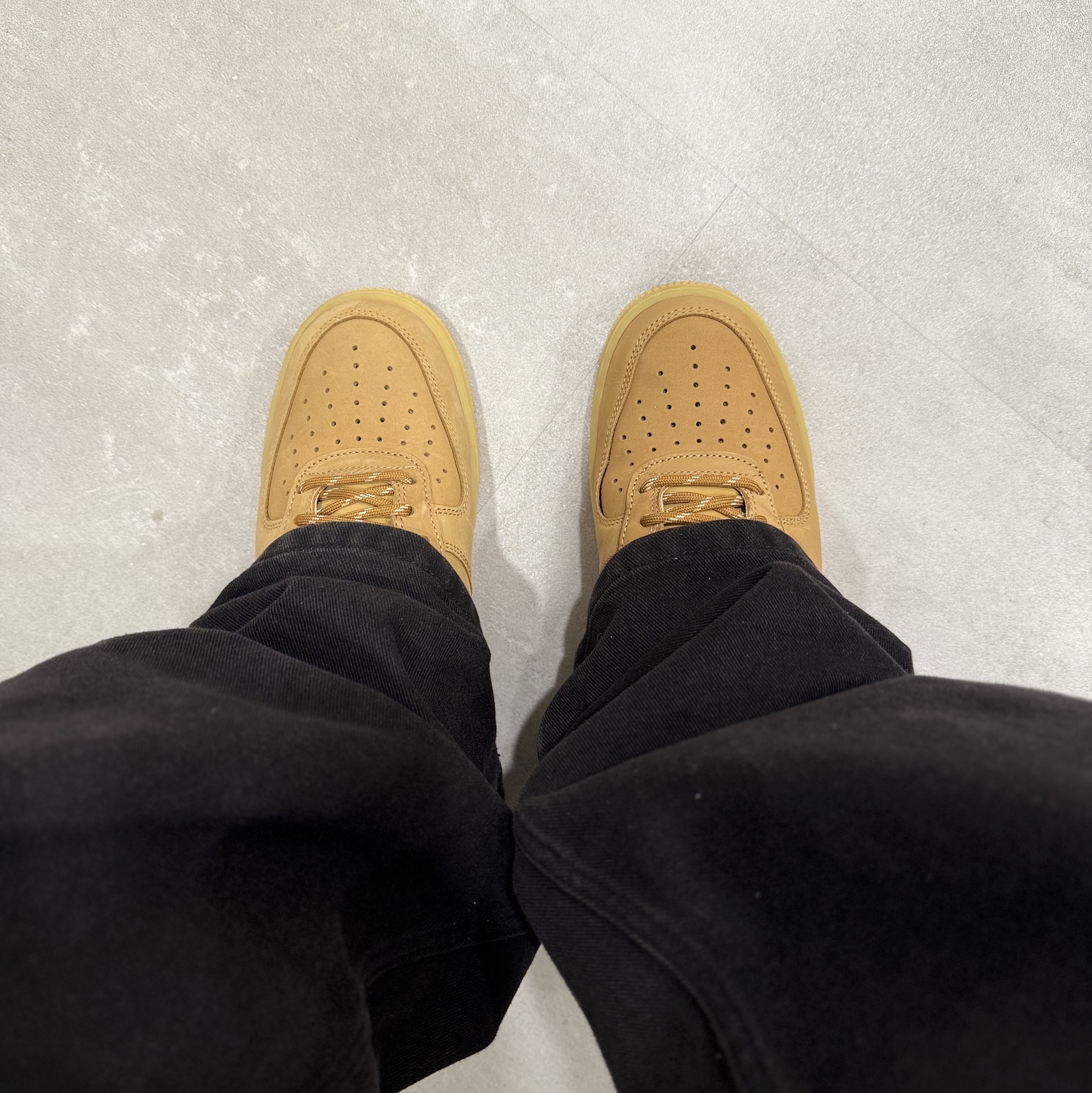 Nike Air Force 1 '07 WB Flax 착용 스타일
