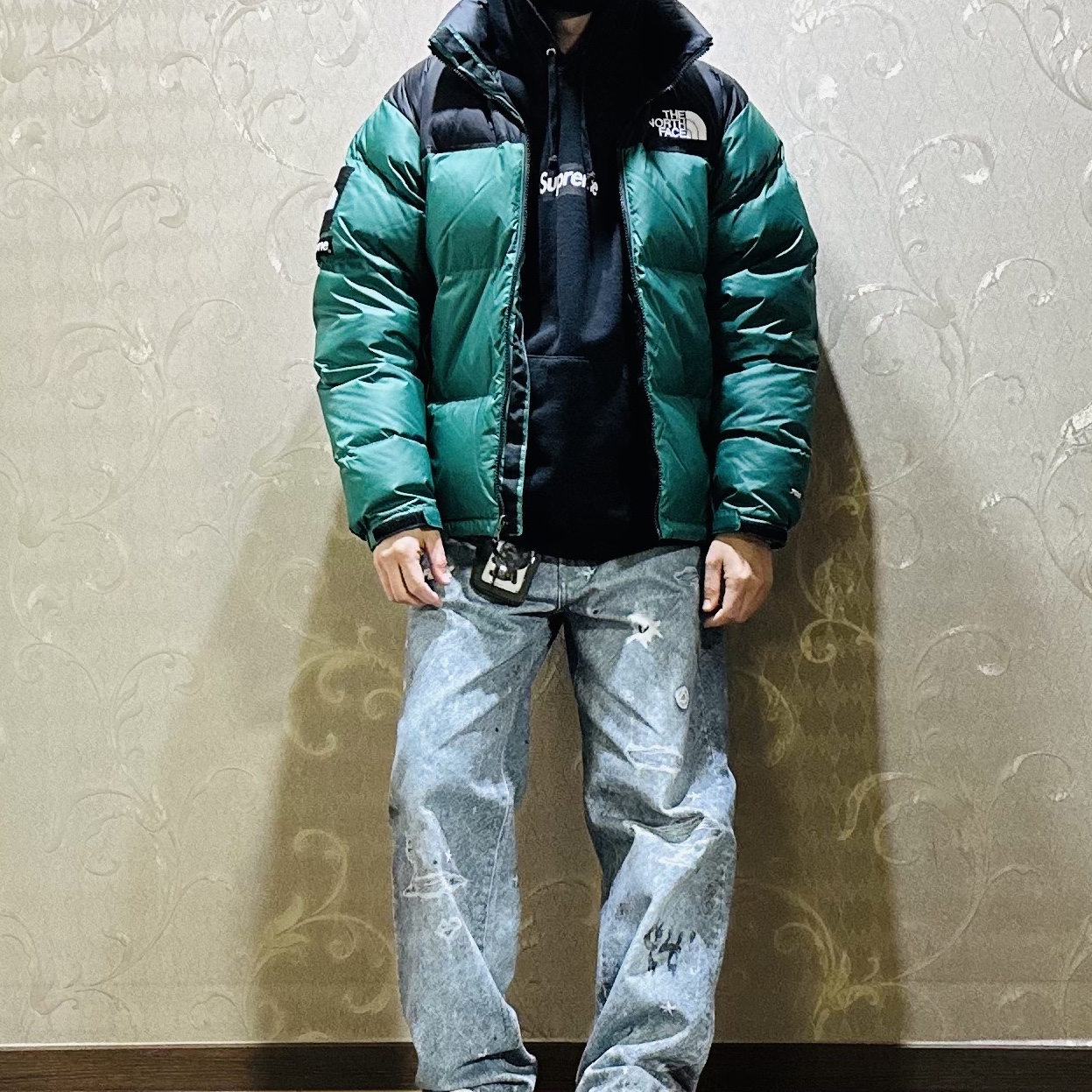 Supreme x The North Face Nuptse Jacket Green - 24FW, Supreme HJR Trompe L'oeil Loose Fit Jean Blue - 24FW 착용 스타일 - 2
