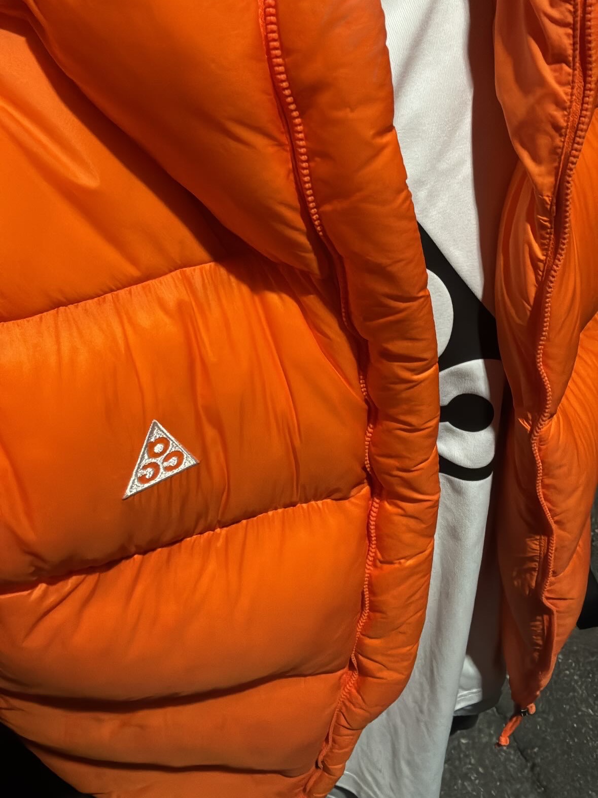 Nike ACG Therma-Fit ADV Lunar Lake Puffer Jacket Safety Orange - Asia, Nike ACG HBR Short Sleeve T-Shirt Summit White - Asia 착용 스타일