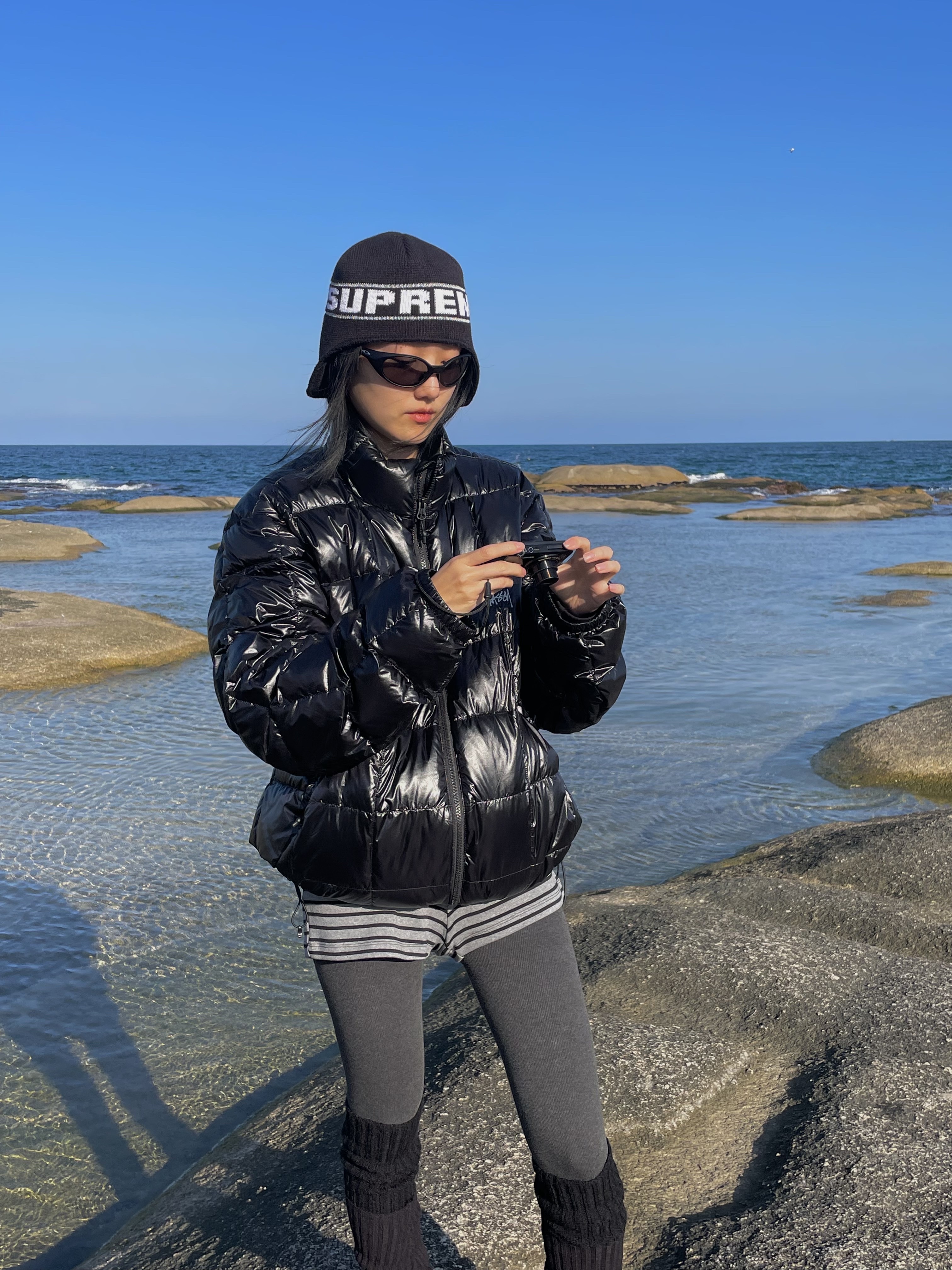 Stussy Midweight Puffer Black, Supreme Earflap Beanie Black - 23FW 착용 스타일 - 1