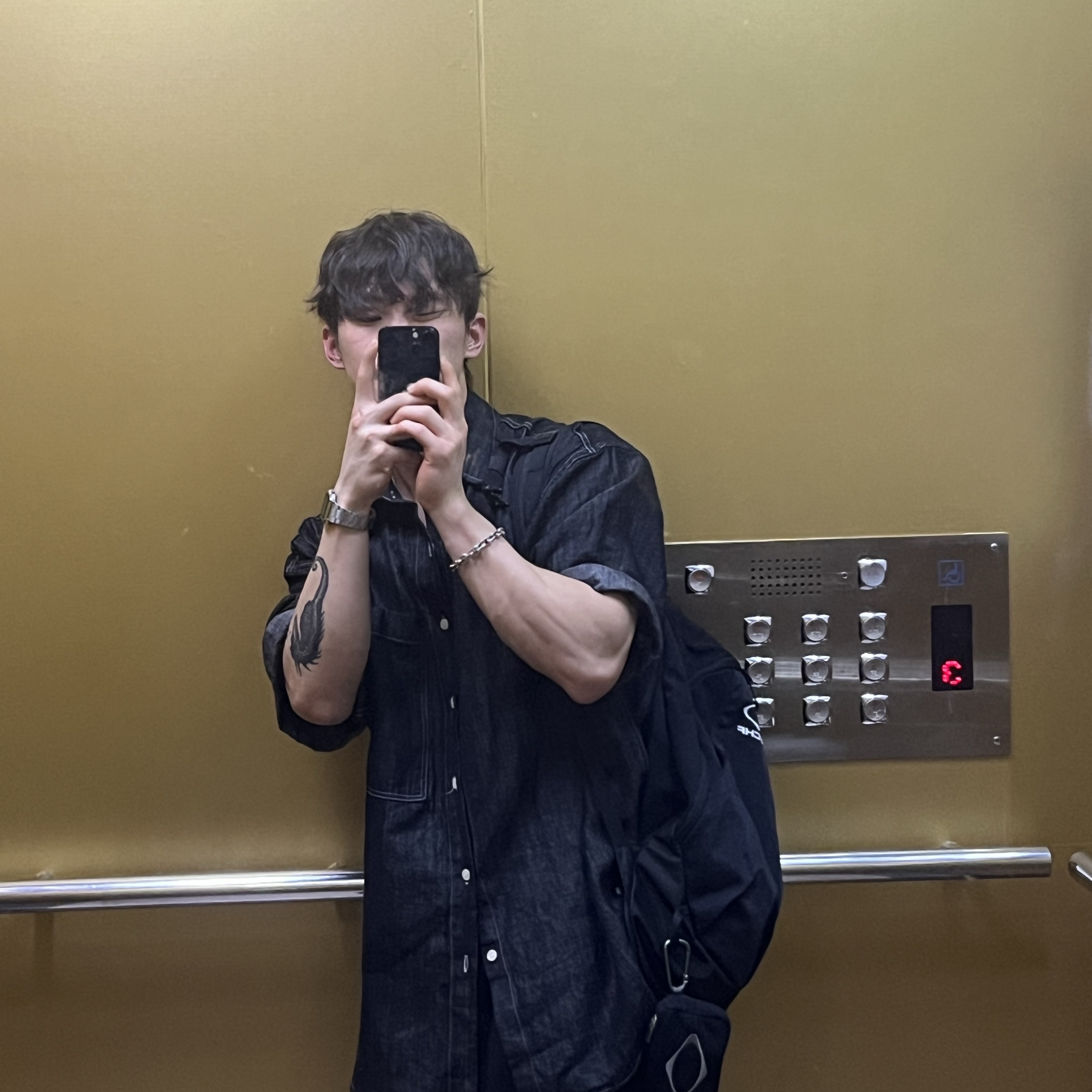 Mischief Rhombus Backpack Black, Casio A-158WA-1 착용 스타일