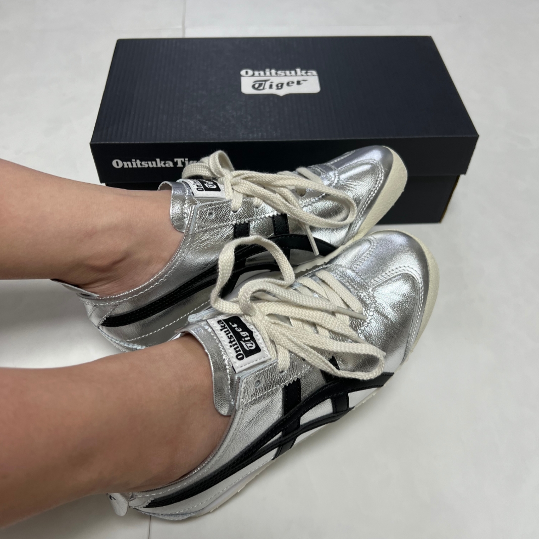 Onitsuka Tiger Mexico 66 Pure Silver Black 착용 스타일 - 1