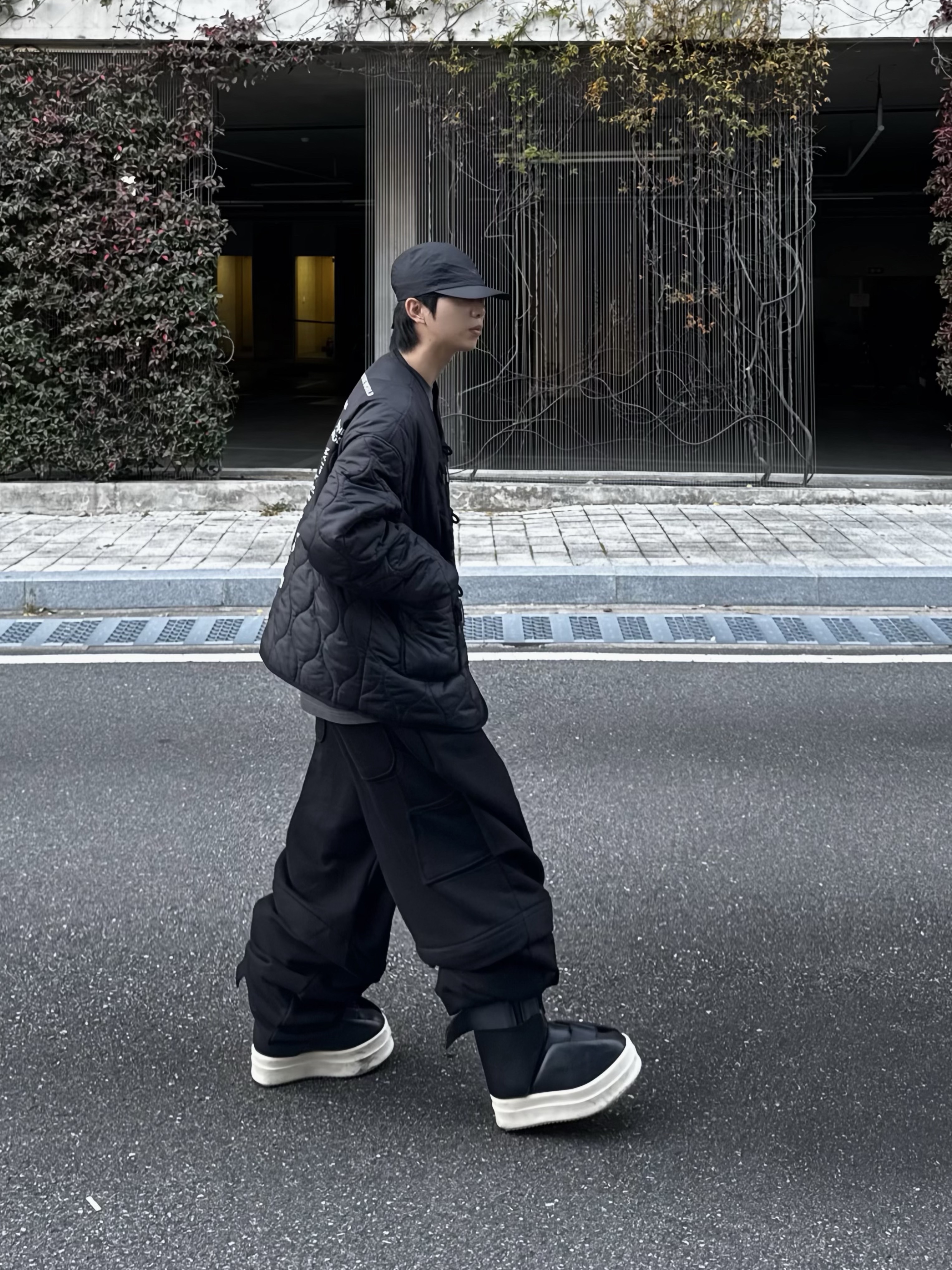 Arc'teryx Norvan Regular Brim Hat Black 착용 스타일 - 5