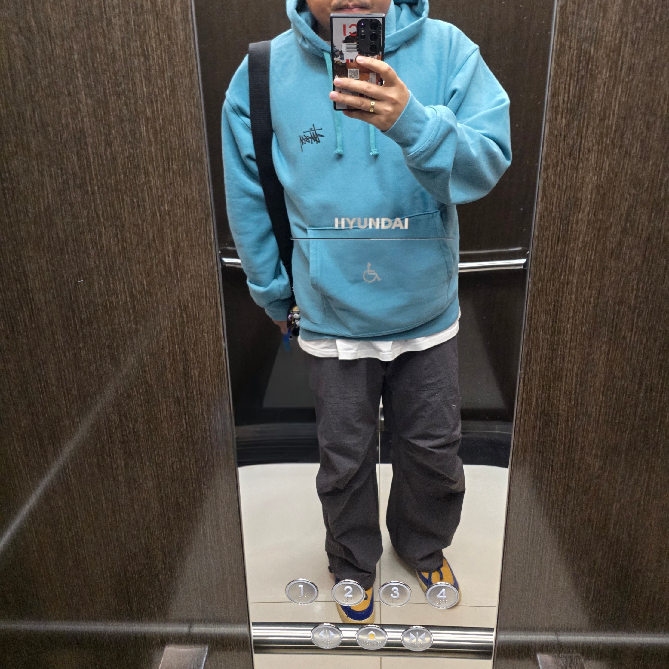 Stussy Basic Stussy Hoodie Ocean 2024, Nike x Undefeated Air Force 1 Low SP 5 On It Court Blue 착용 스타일