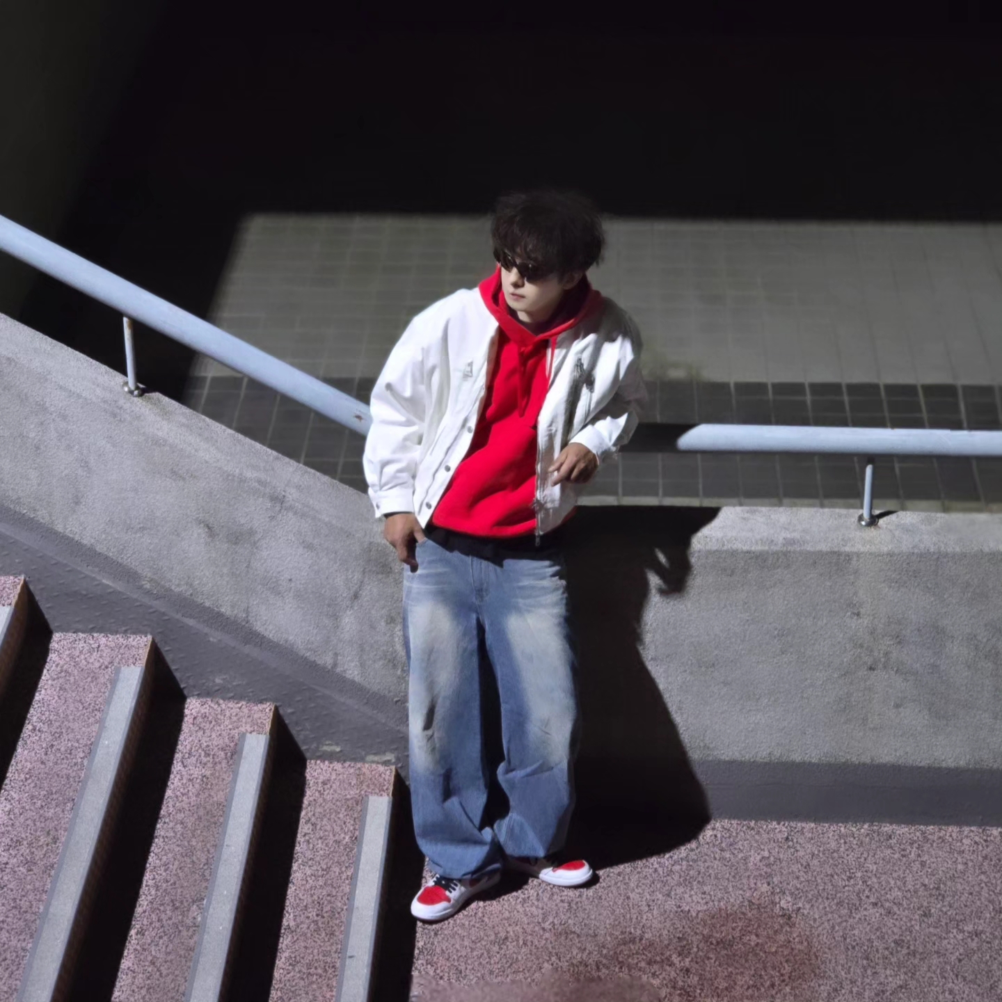 Stussy Beach Roots Hoodie Red, Jordan 1 Retro High OG Heritage 착용 스타일 - 10