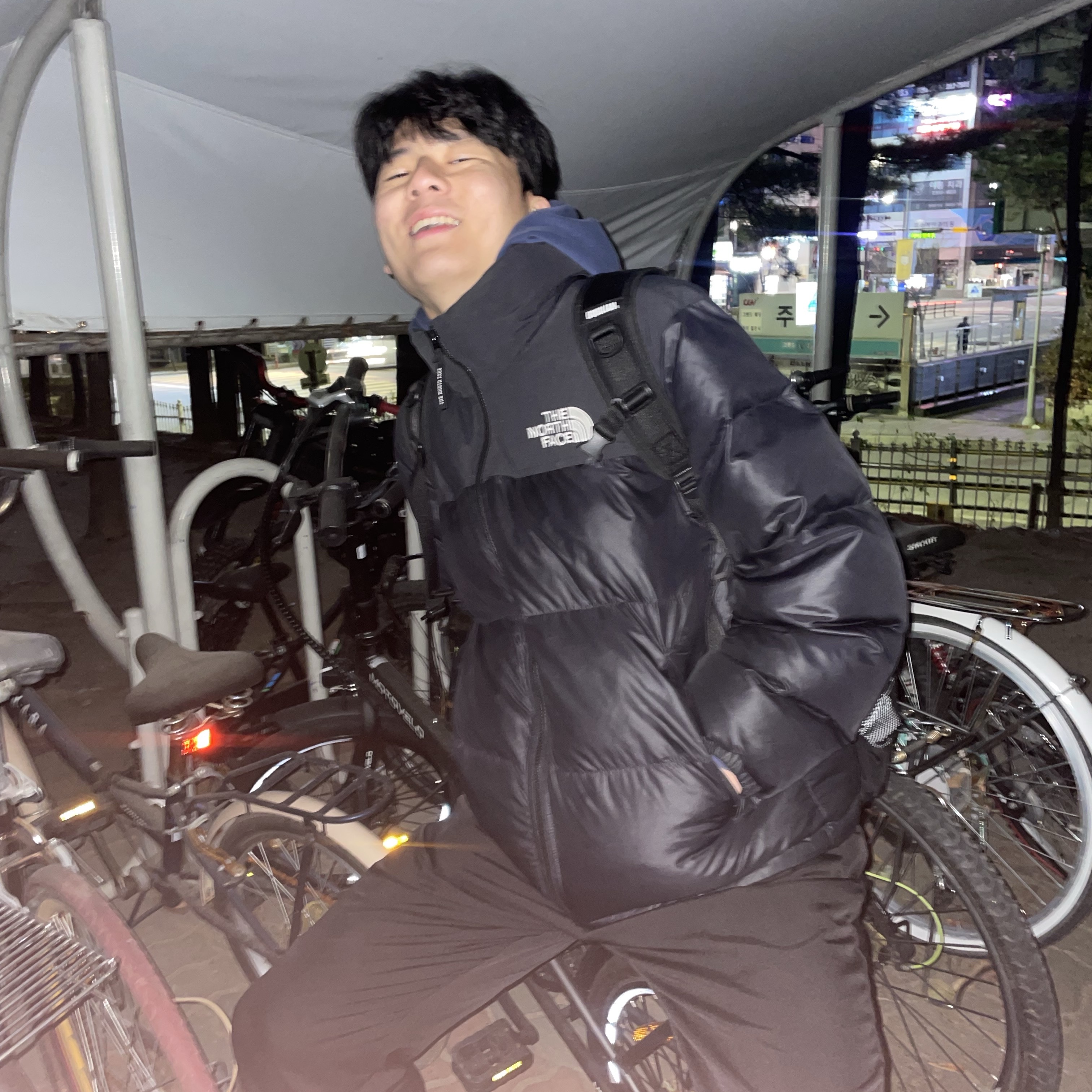 The North Face 1996 Eco Nuptse Jacket Real Black 착용 스타일
