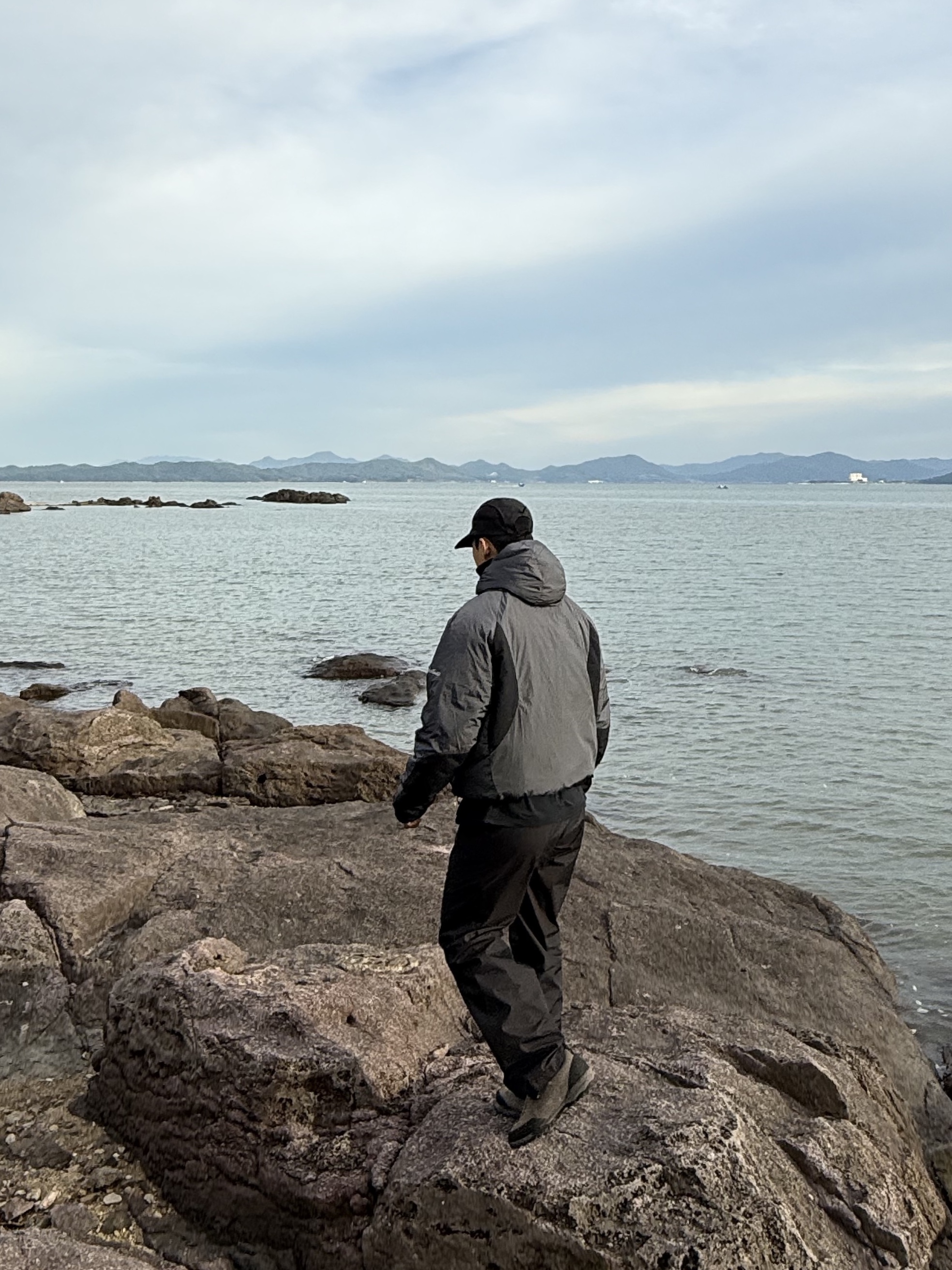 Wildthings Mountain Field Padding Jacket Graphite 착용 스타일 - 4