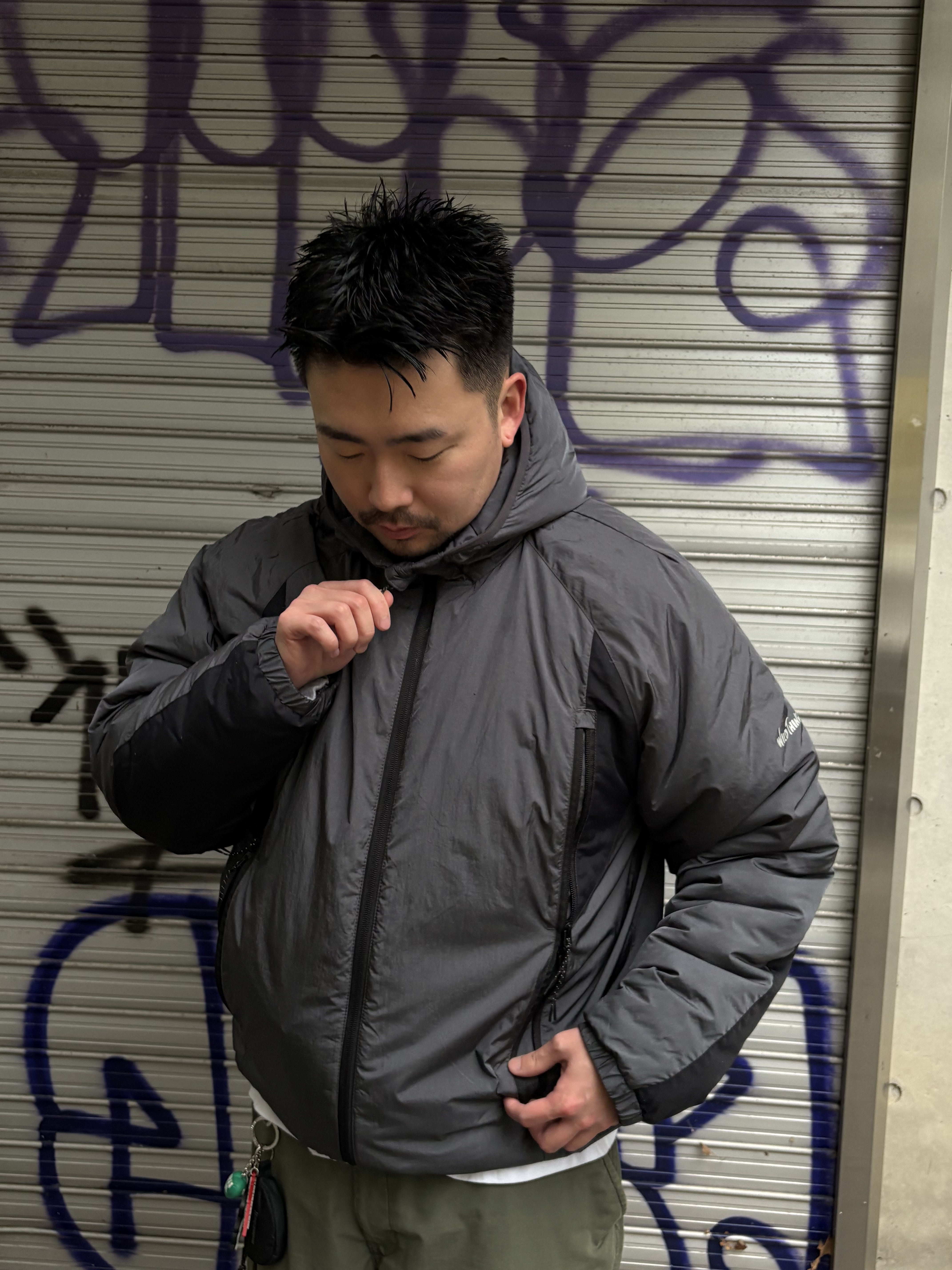 Wildthings Mountain Field Padding Jacket Graphite 착용 스타일 - 1