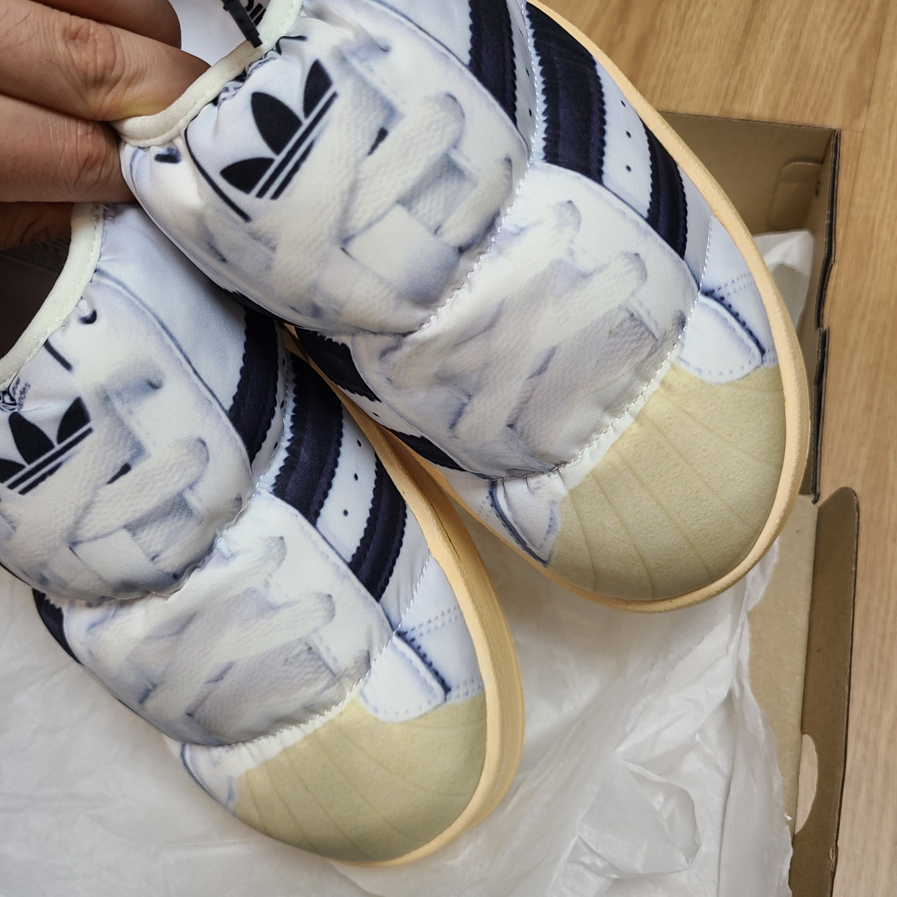 Adidas Puffylette Superstar Cloud White 착용 스타일 - 3
