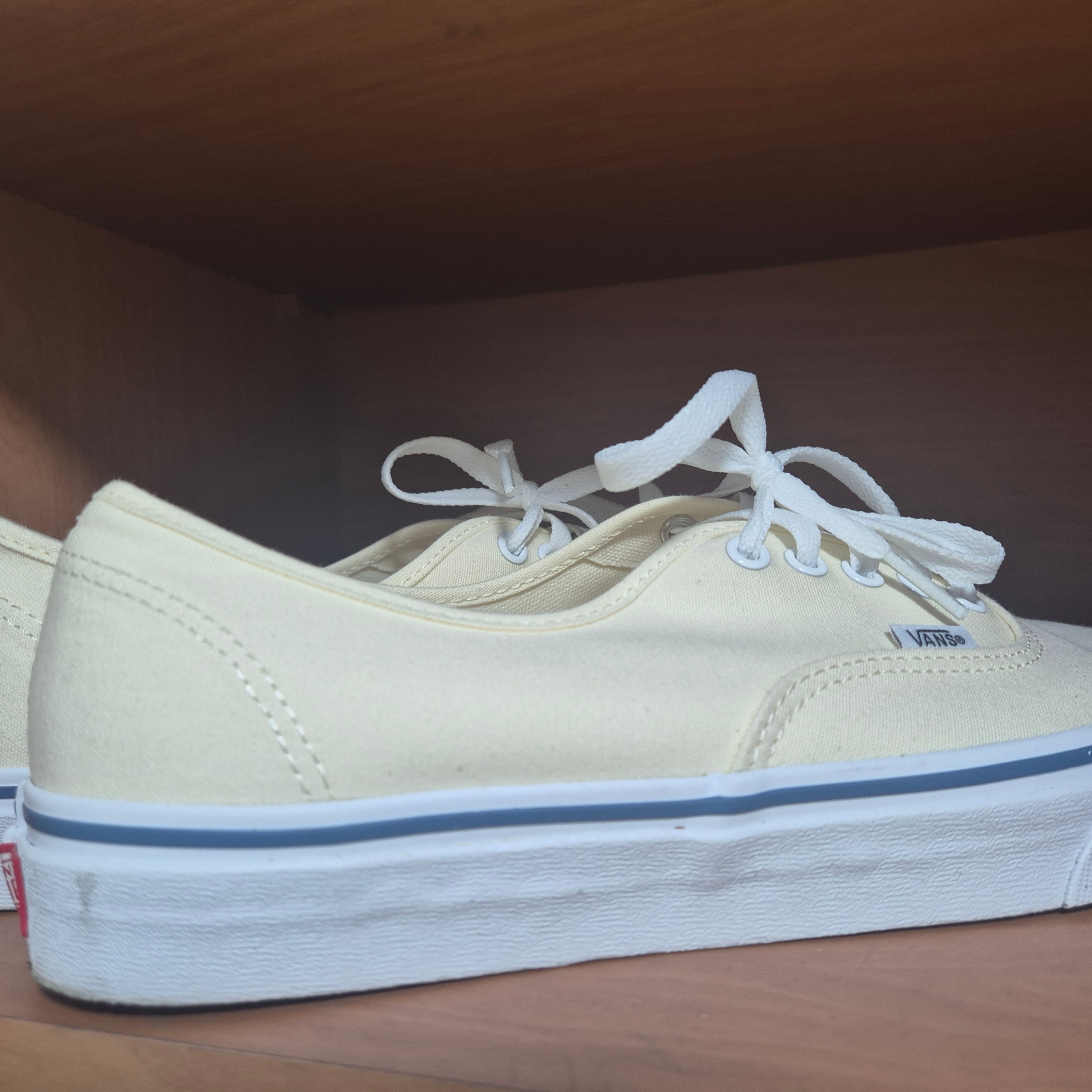 Vans Authentic White 착용 스타일