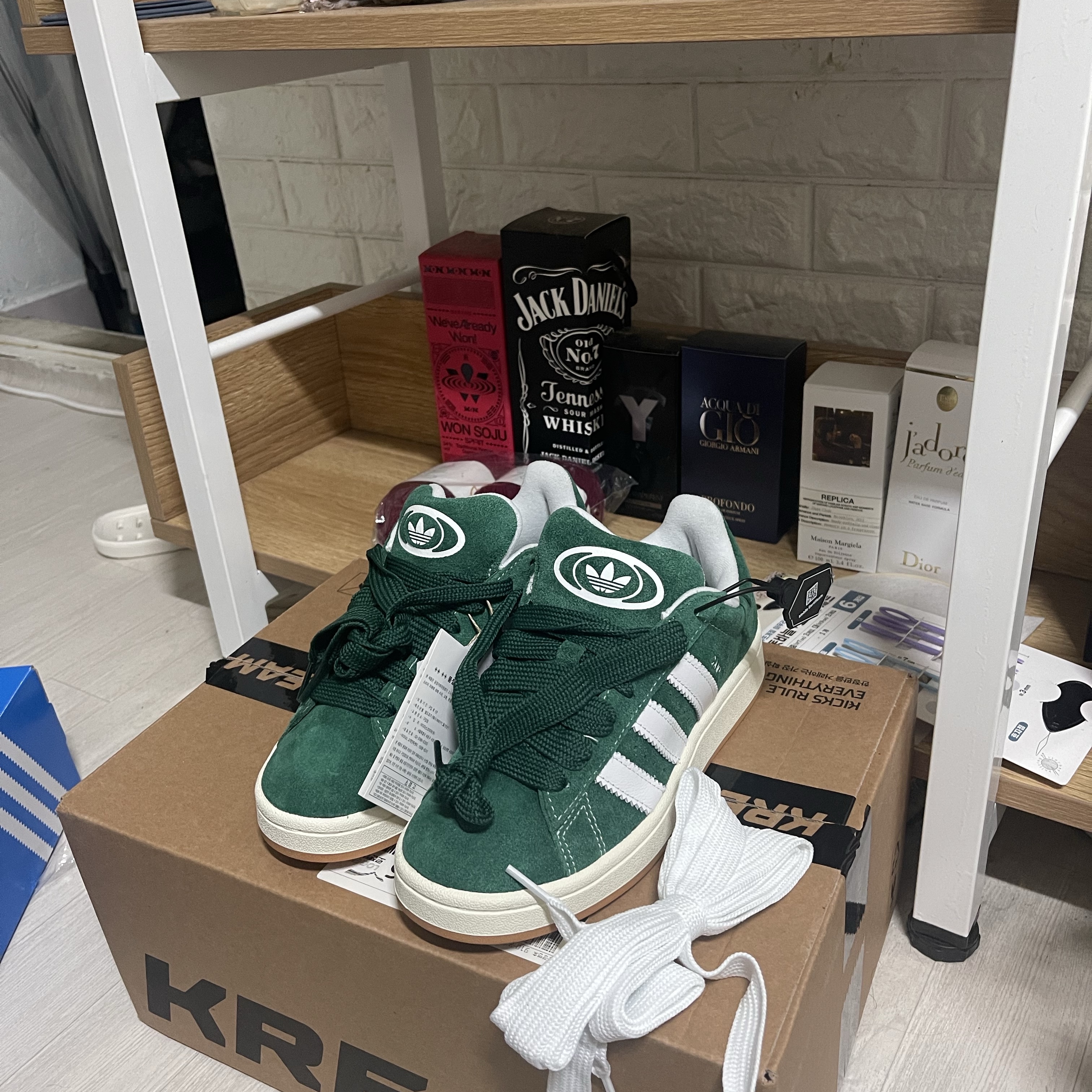 Adidas Campus 00s Dark Green 착용 스타일