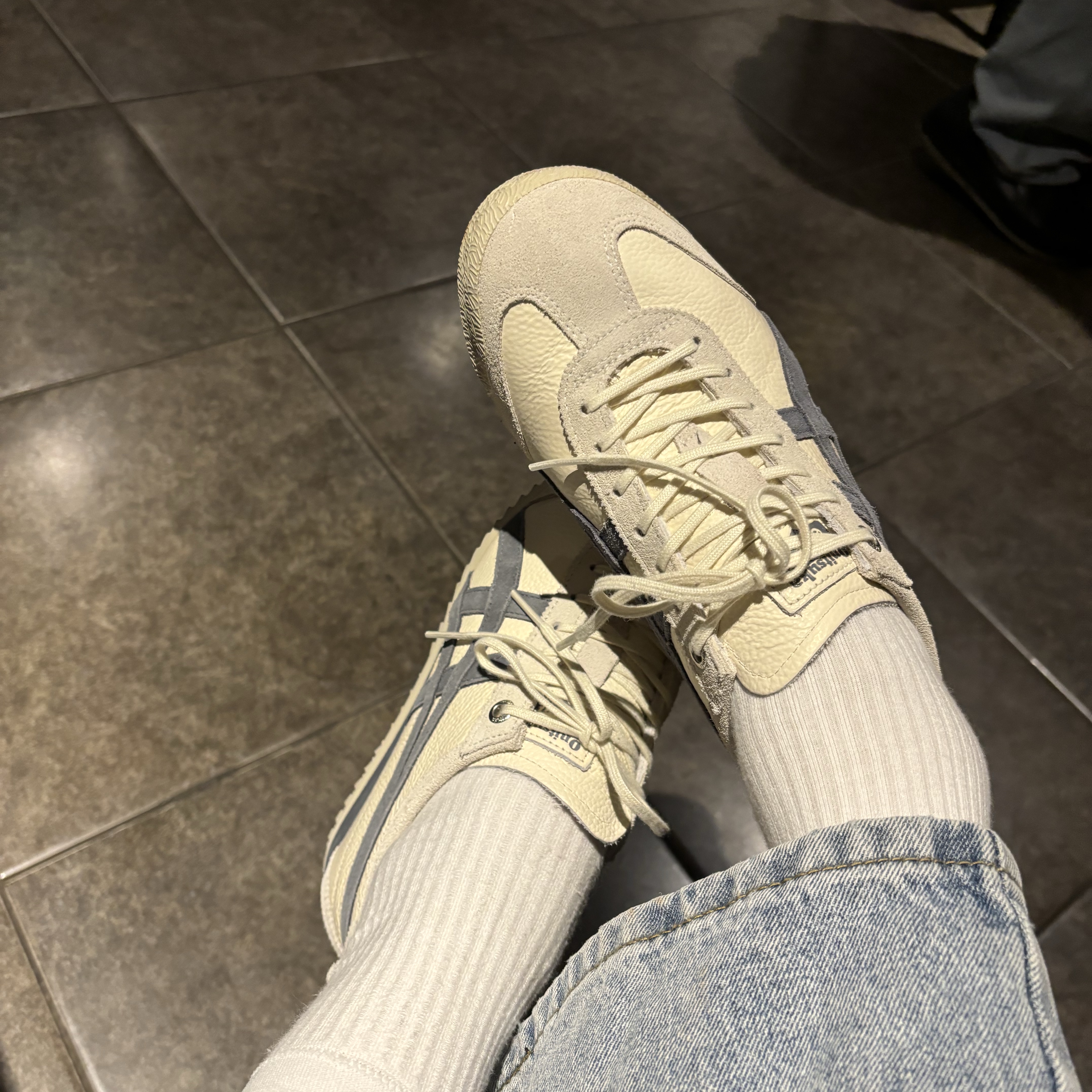 Onitsuka Tiger Mexico 66 SD Birch Metropolis 착용 스타일 - 1