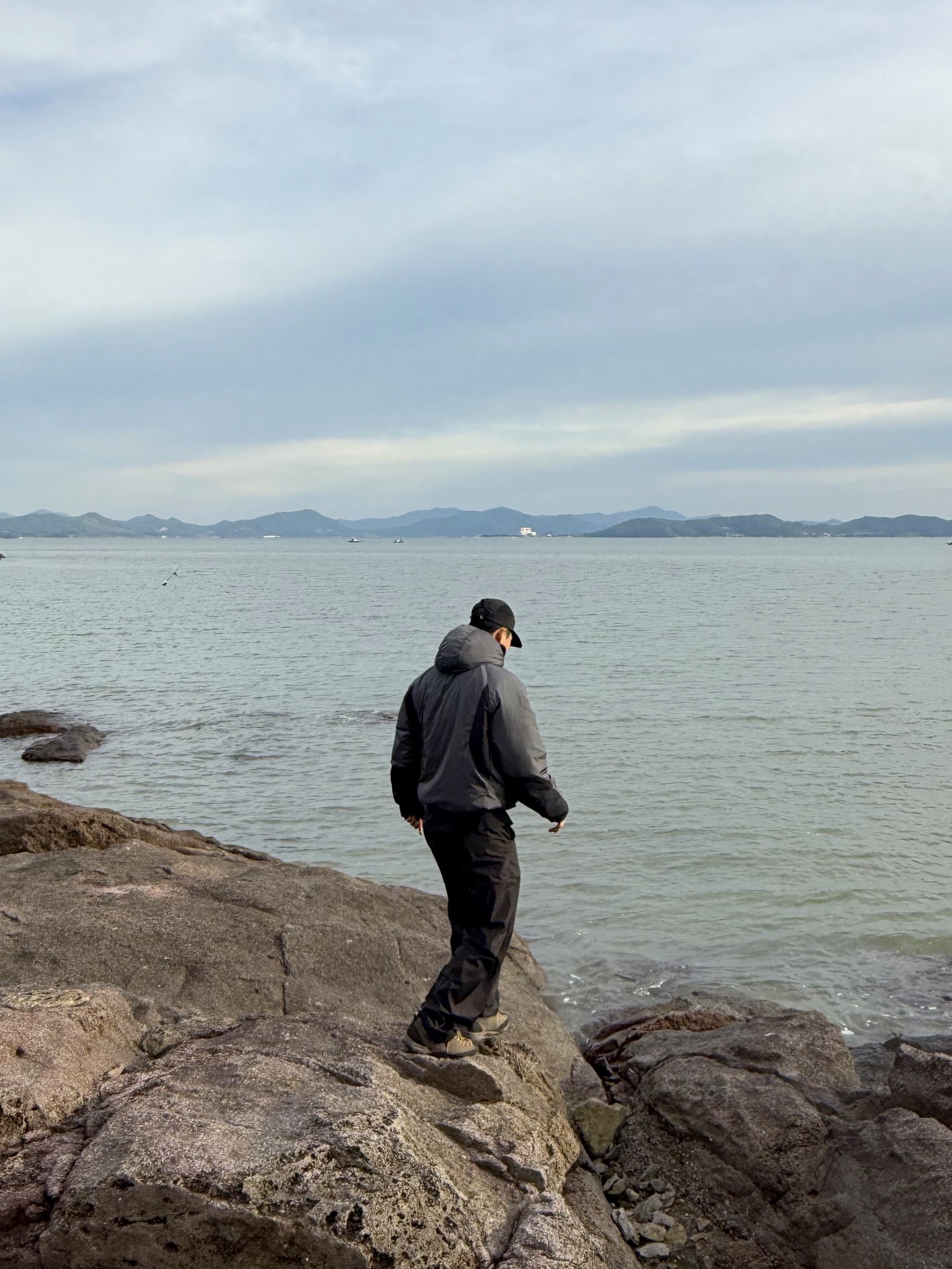 Wildthings Mountain Field Padding Jacket Graphite 착용 스타일 - 5