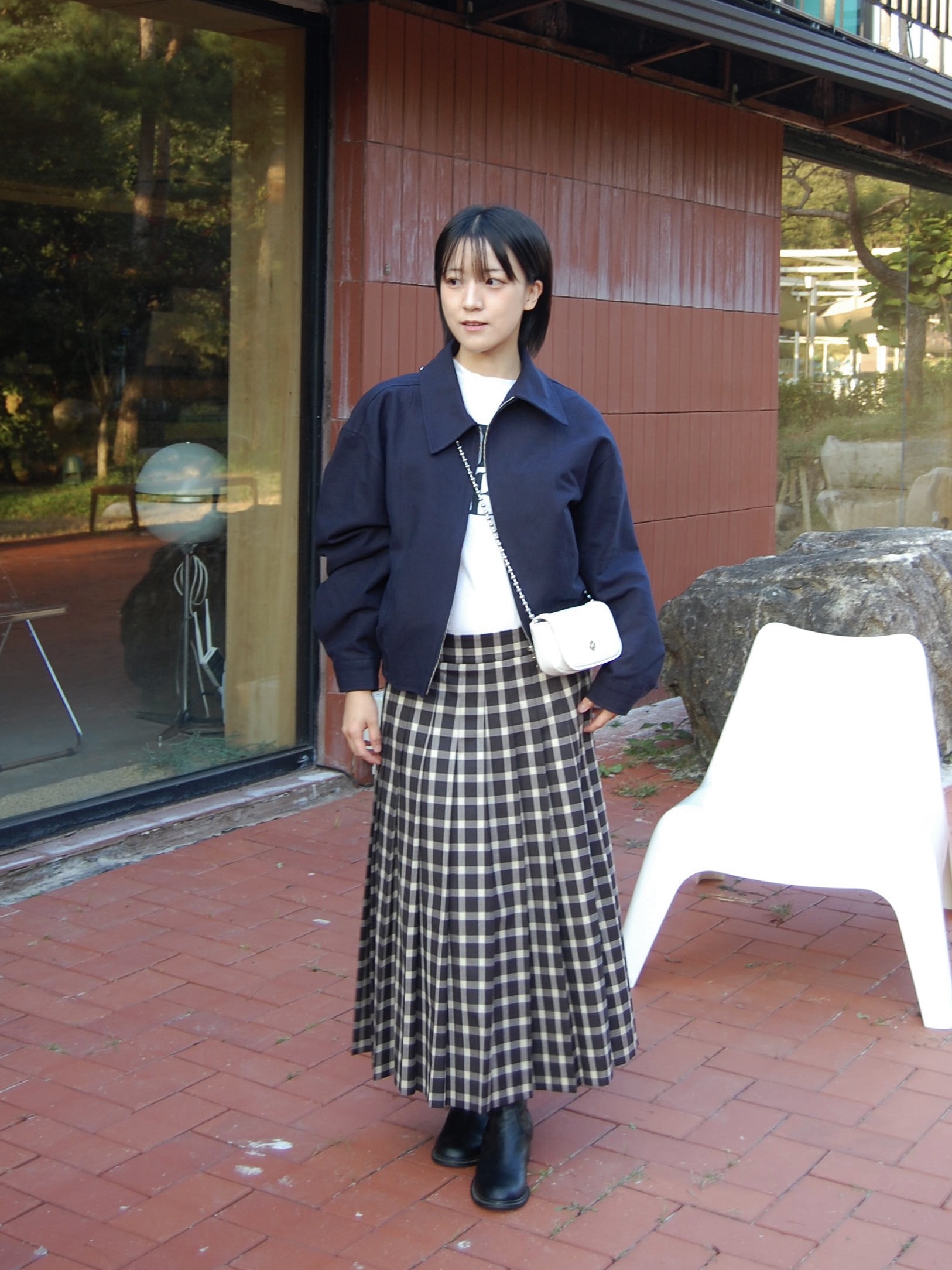 Heeari Women Poppy Chain Mini Bag Ivory 착용 스타일