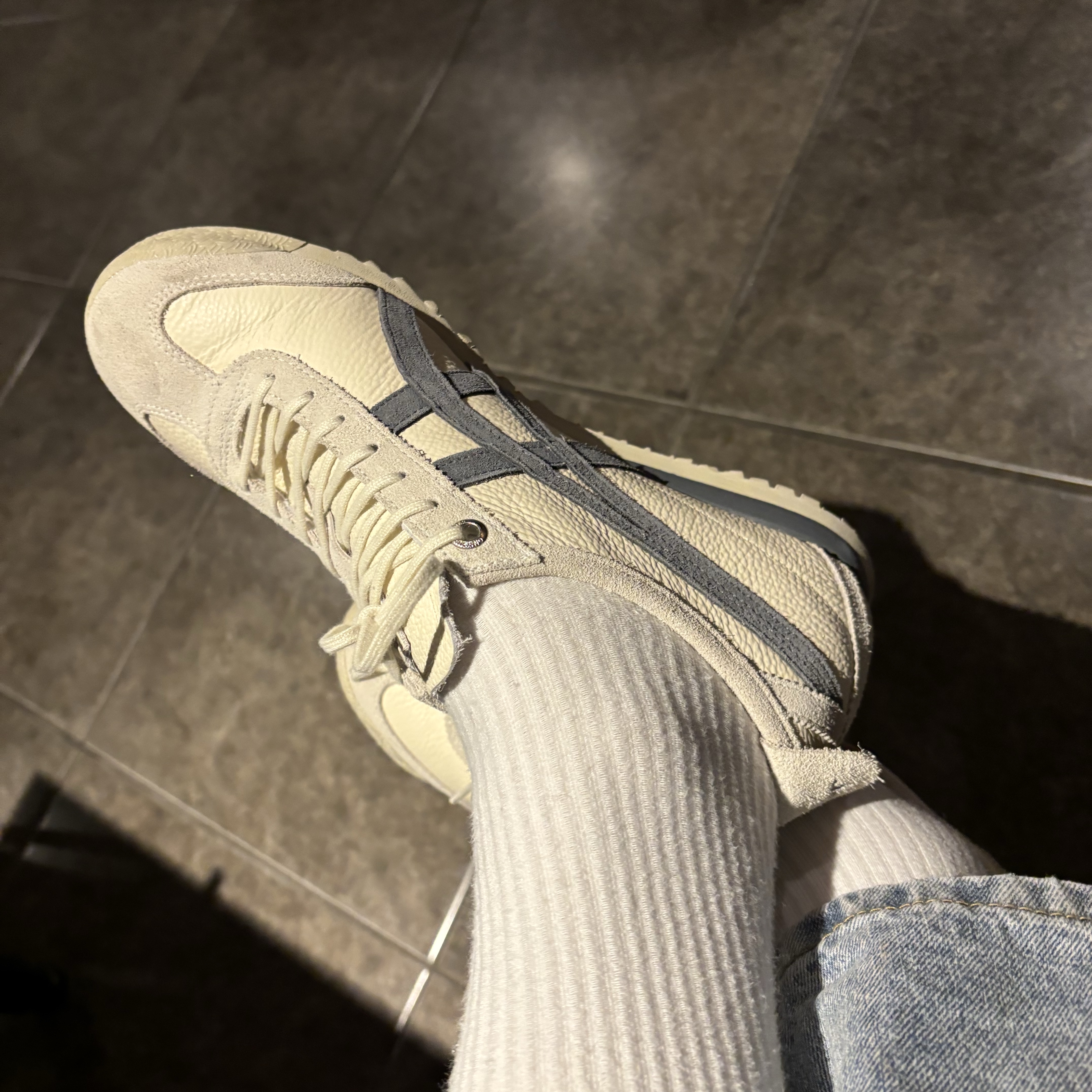 Onitsuka Tiger Mexico 66 SD Birch Metropolis 착용 스타일 - 2