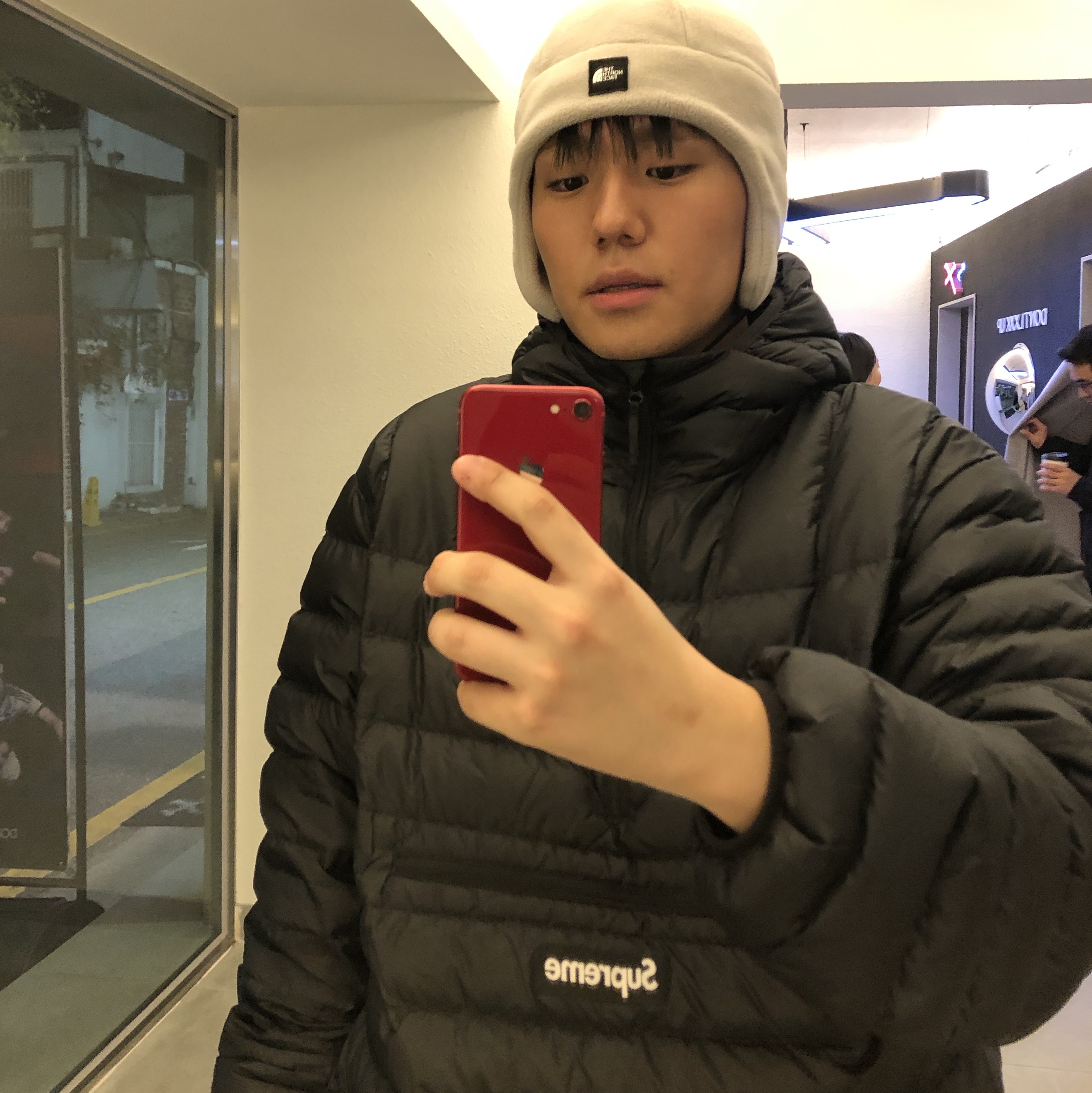 Supreme Micro Down Half Zip Hooded Pullover Black - 24FW, The North Face Fleece Earmuff Beanie White Sand 착용 스타일 - 2